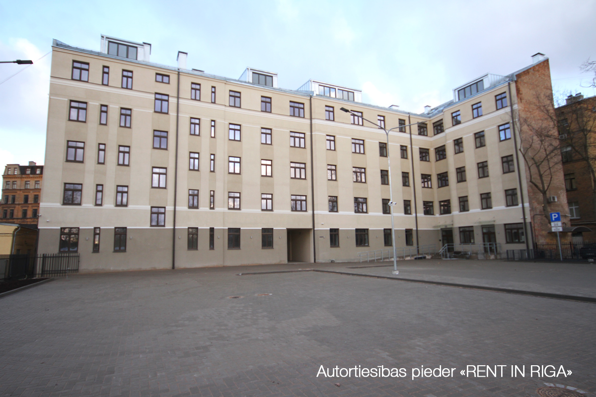 Pārdod dzīvokli, E.Birznieka Upīša iela 10 - Attēls 1