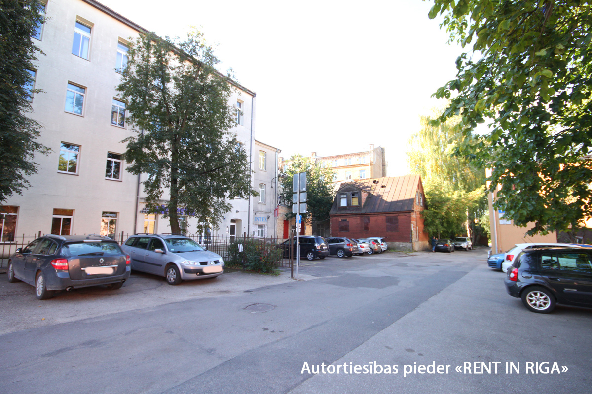Pārdod dzīvokli, Lāčplēša iela iela 87E - Attēls 1