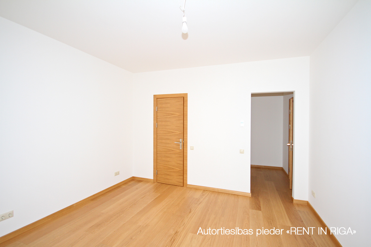 Pārdod dzīvokli, Citadeles iela 6 - Attēls 1