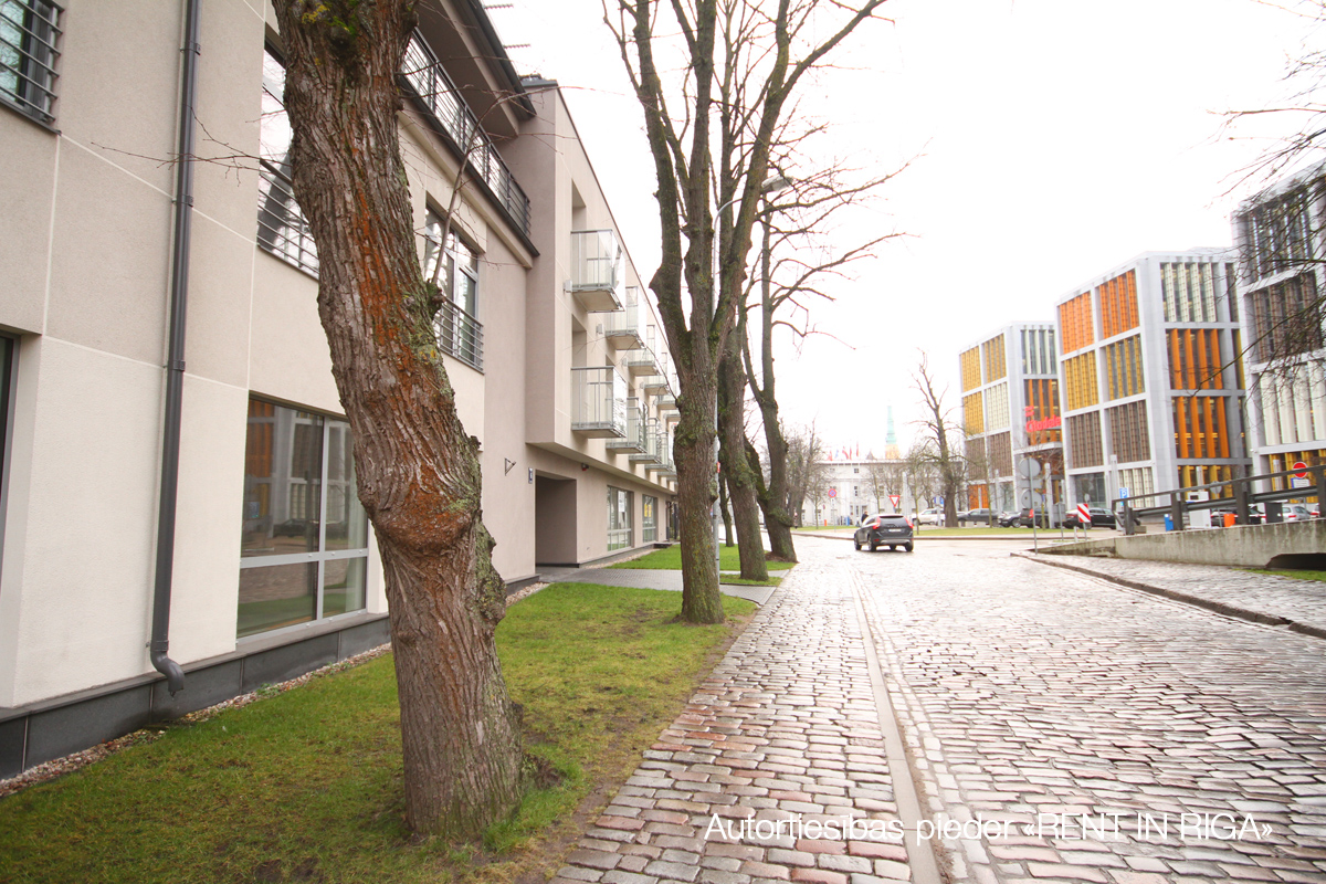 Pārdod dzīvokli, Citadeles iela 6 - Attēls 1