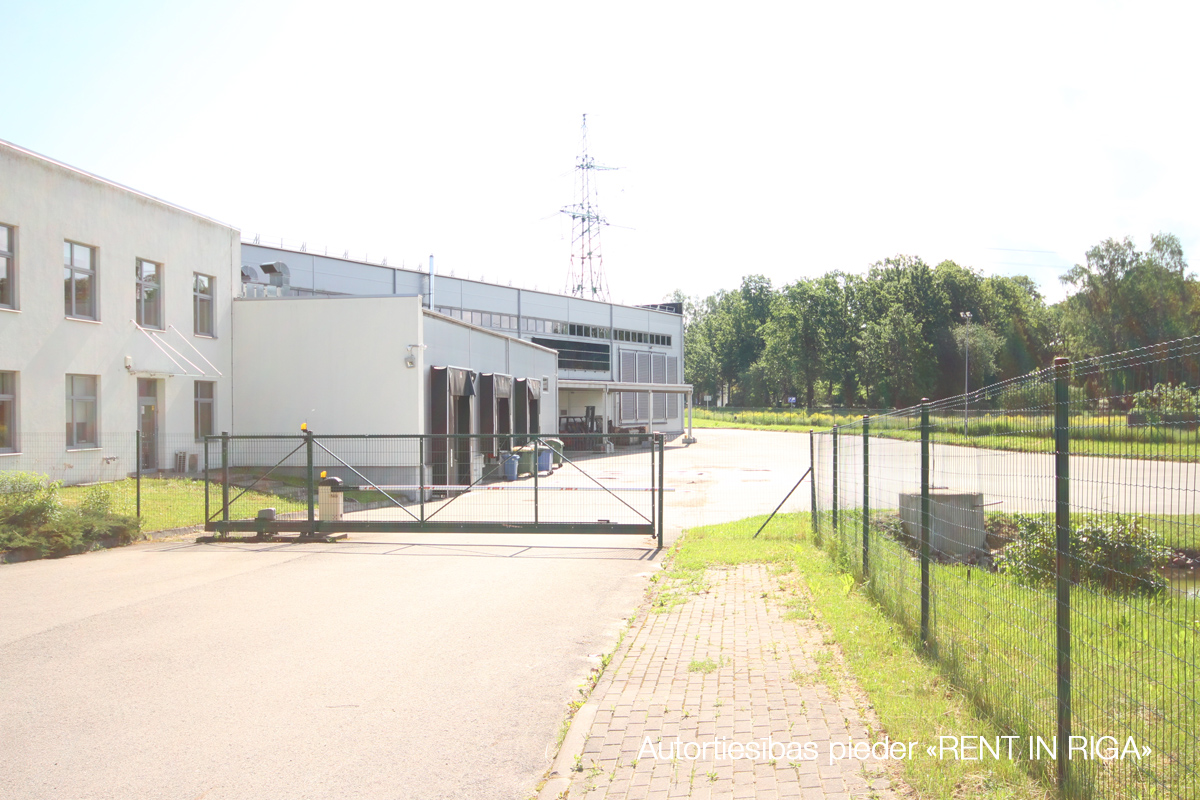 Pārdod noliktavu, Pliederu iela - Attēls 1