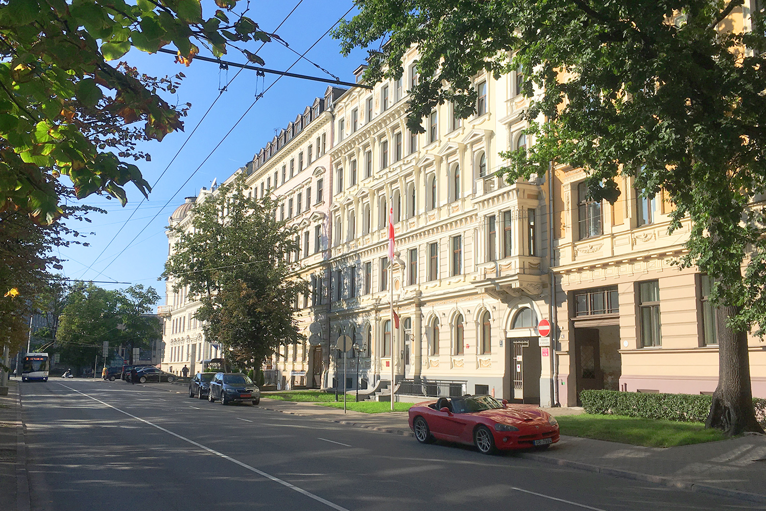 Pārdod biroju, Raiņa bulvāris - Attēls 1
