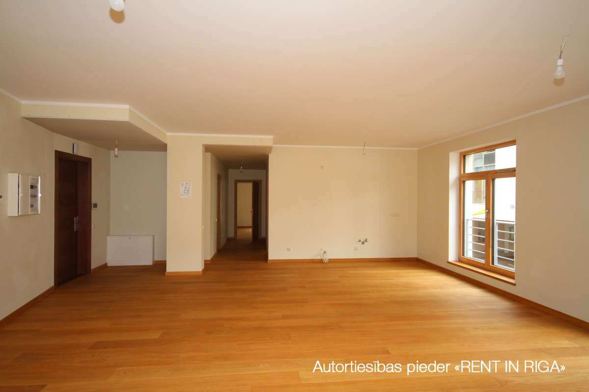 Pārdod dzīvokli, Citadeles iela 6 - Attēls 1