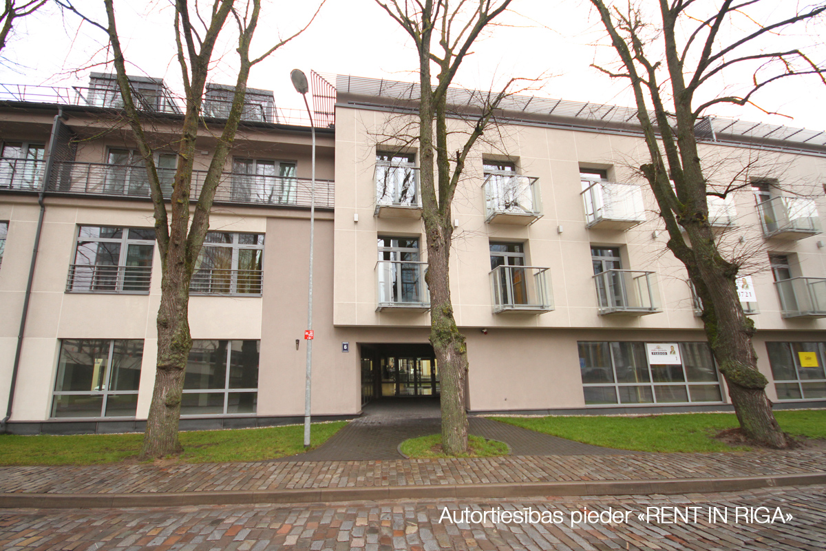 Pārdod dzīvokli, Citadeles iela 6 - Attēls 1