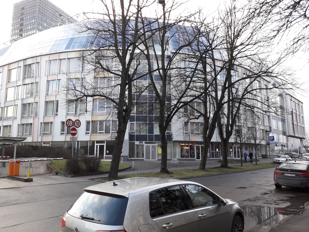 Iznomā tirdzniecības telpas, Republikas laukums iela - Attēls 1