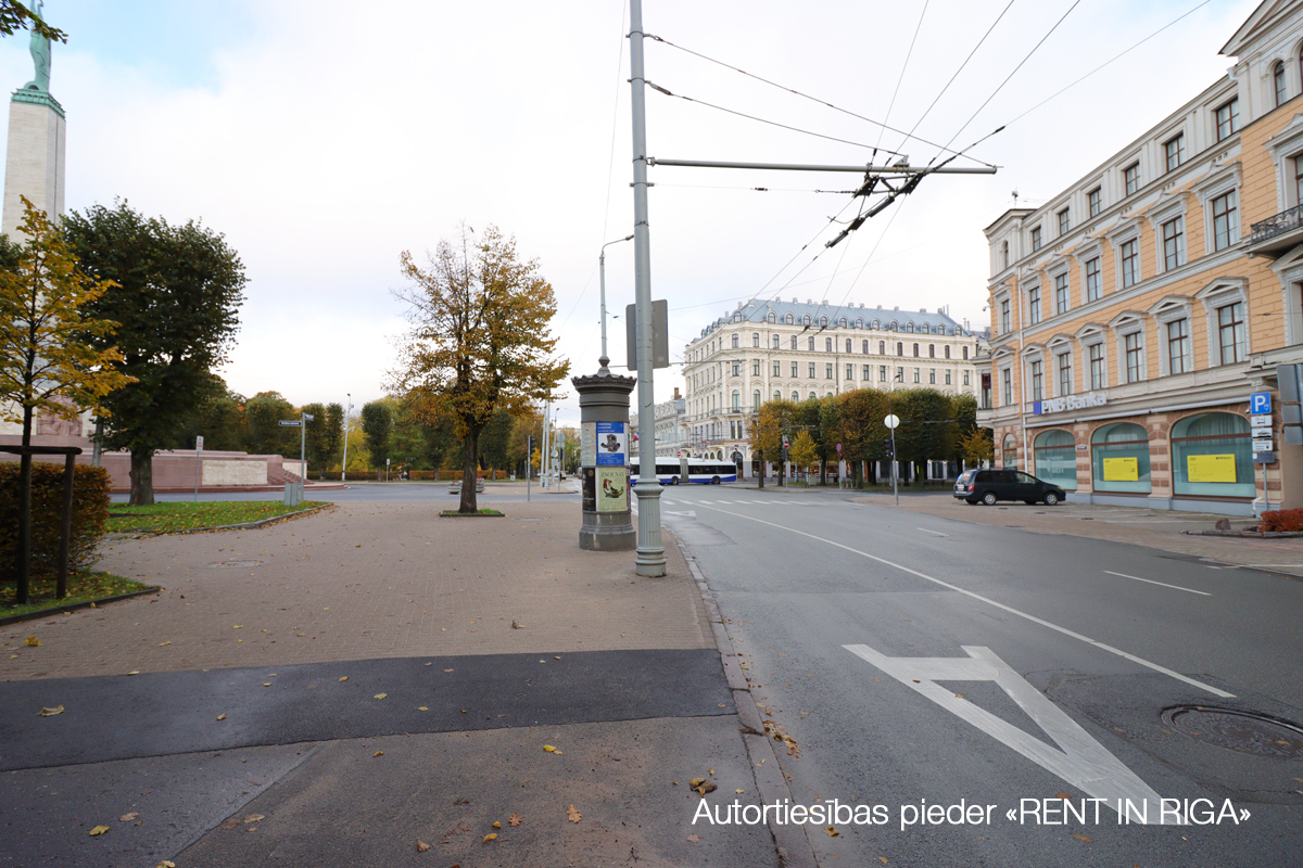 Iznomā biroju, Raina bulvaris iela - Attēls 1