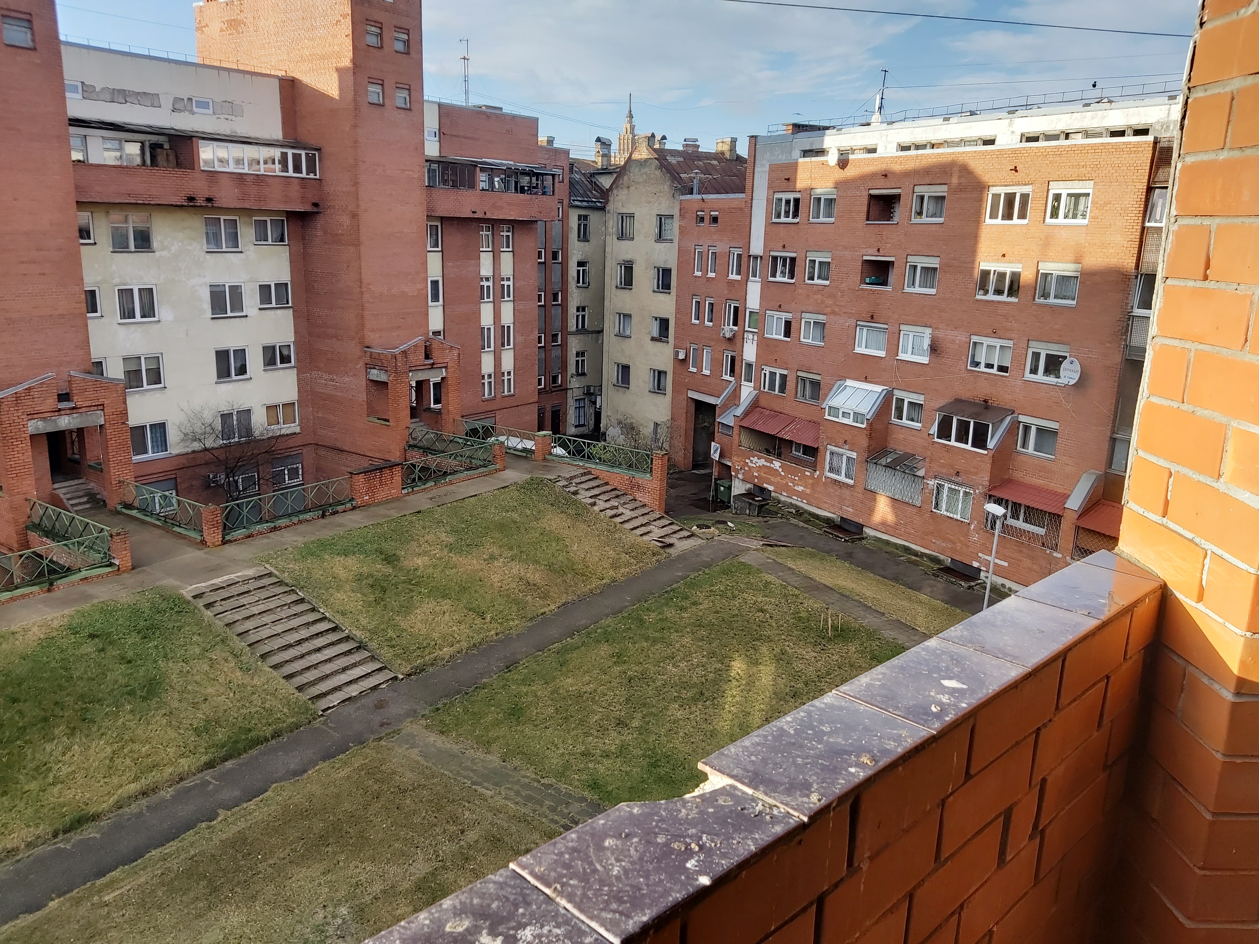 Pārdod dzīvokli, Krāslavas iela 1 - Attēls 1