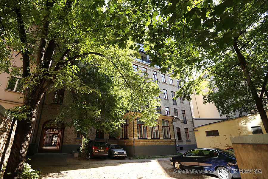 Pārdod dzīvokli, Dzirnavu iela 60A - Attēls 1