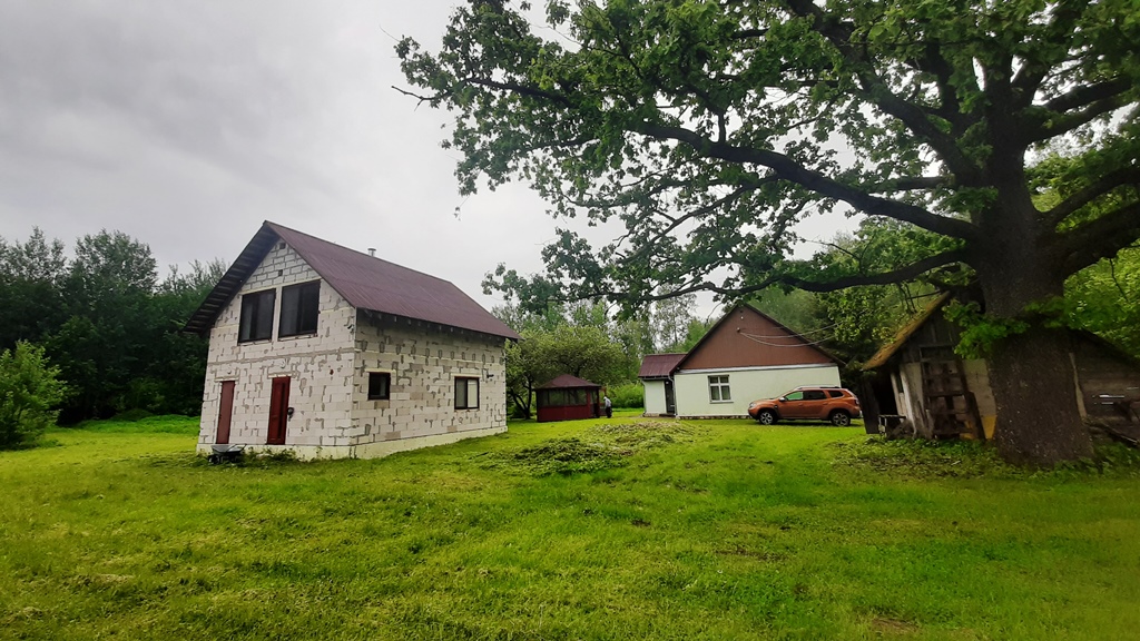 Pārdod māju, Celmiņi - Attēls 1