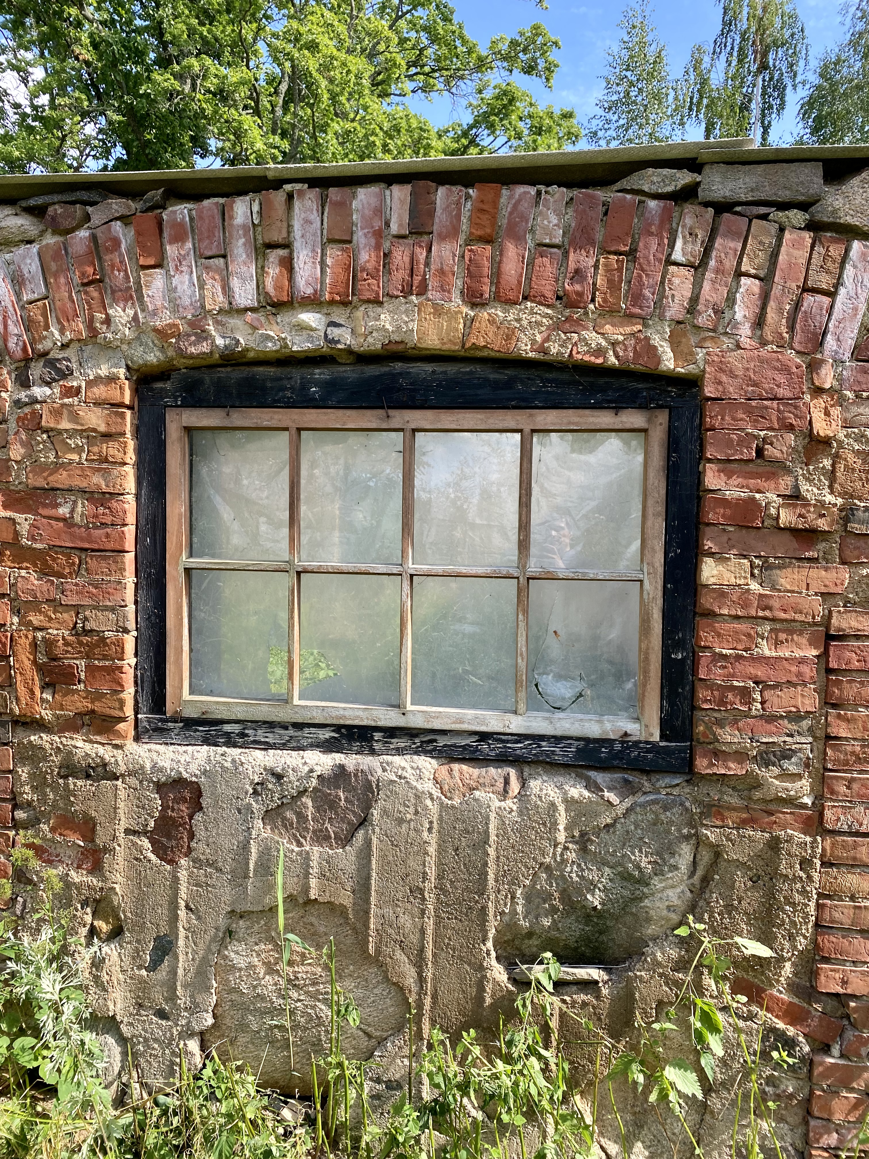 Pārdod māju, Kalēji - Attēls 1