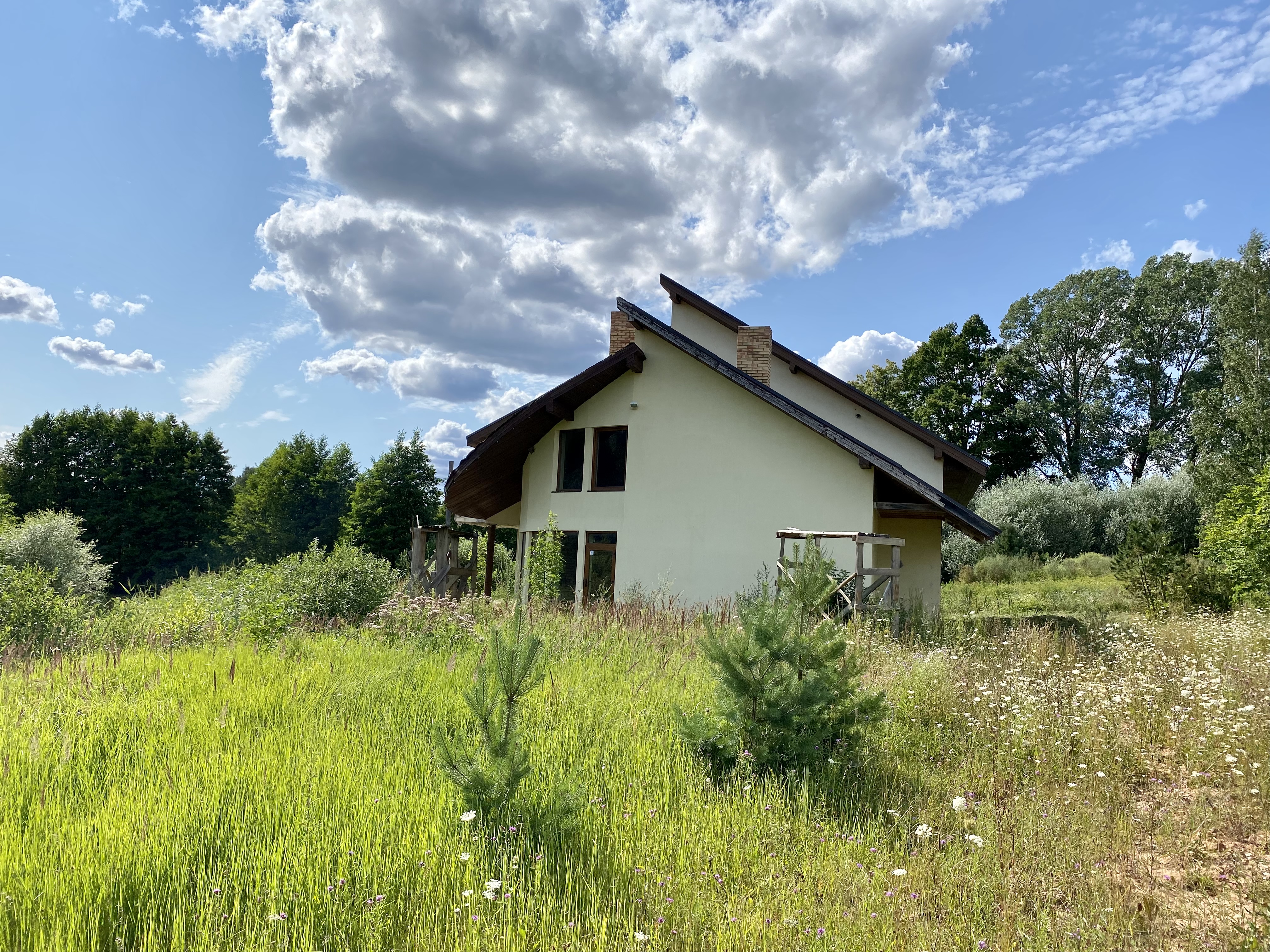 Pārdod māju, Kalēji - Attēls 1