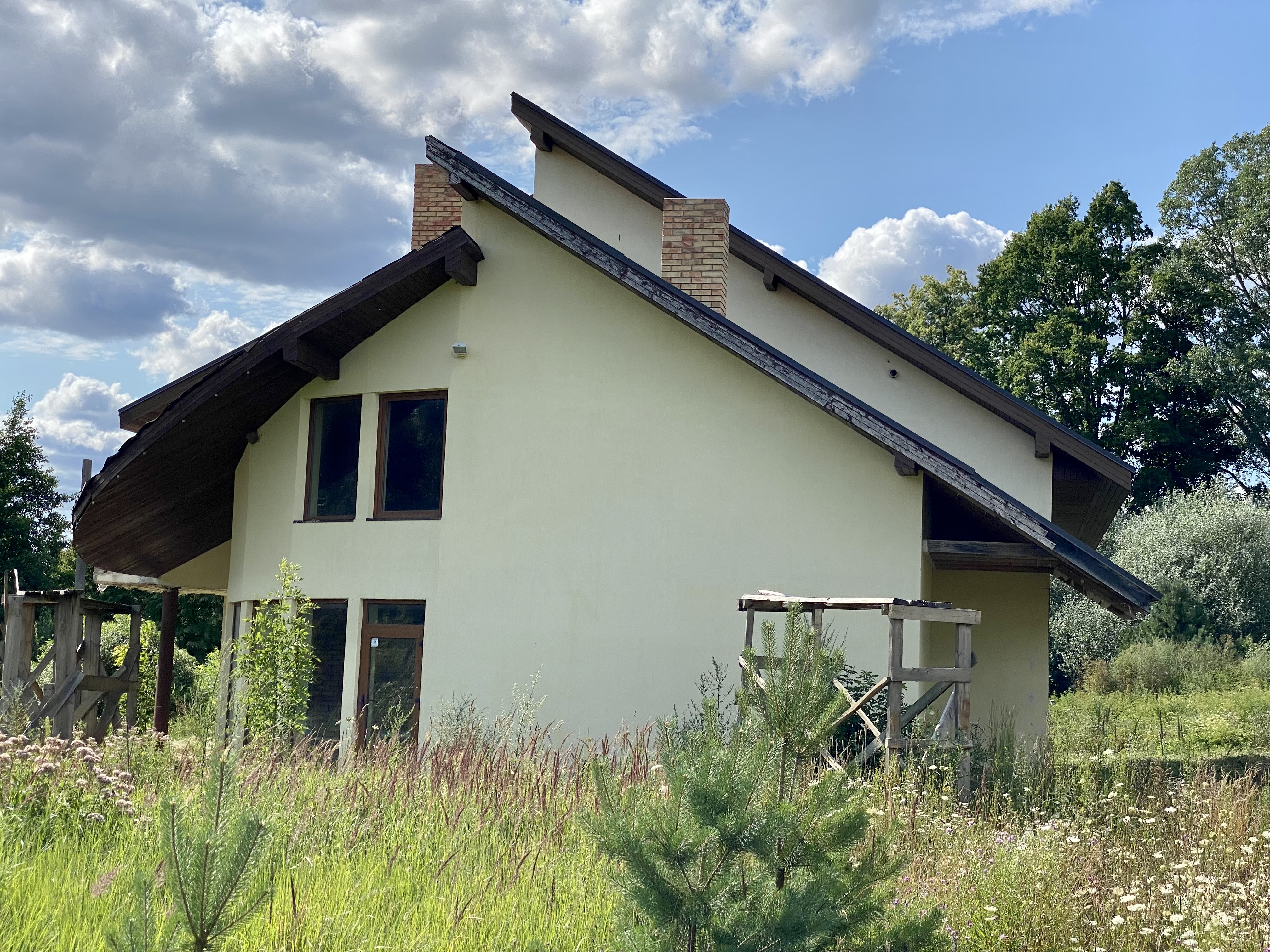 Pārdod māju, Kalēji - Attēls 1