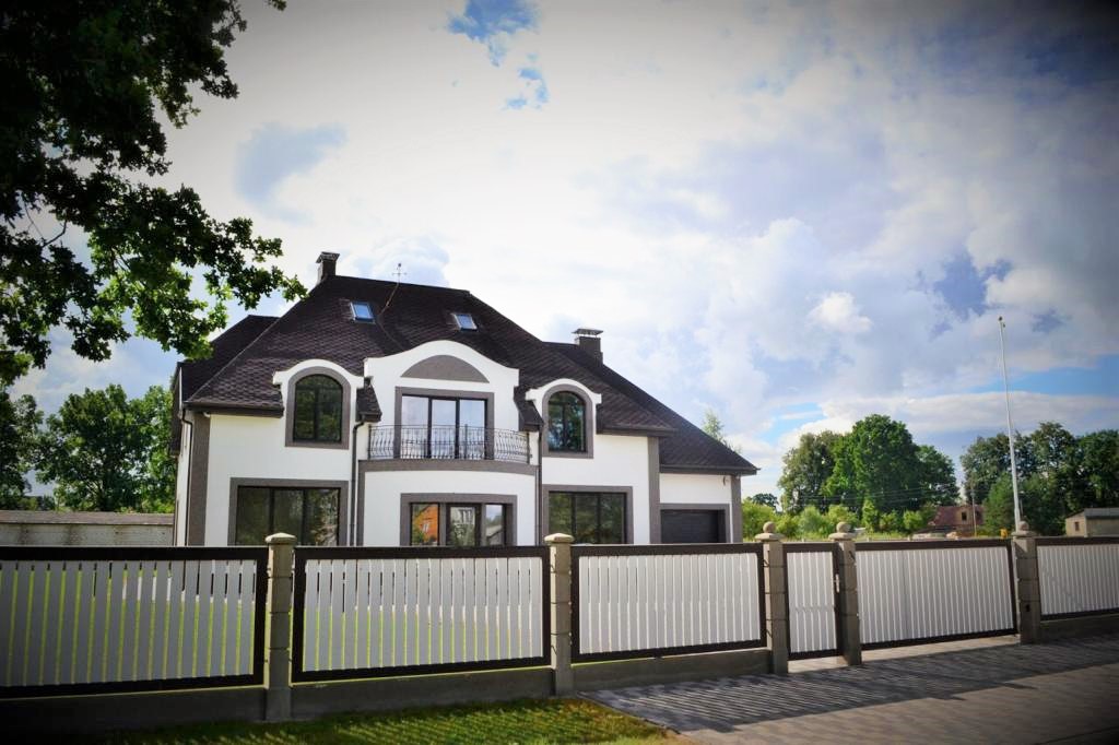 Pārdod māju, Putnu - Attēls 1