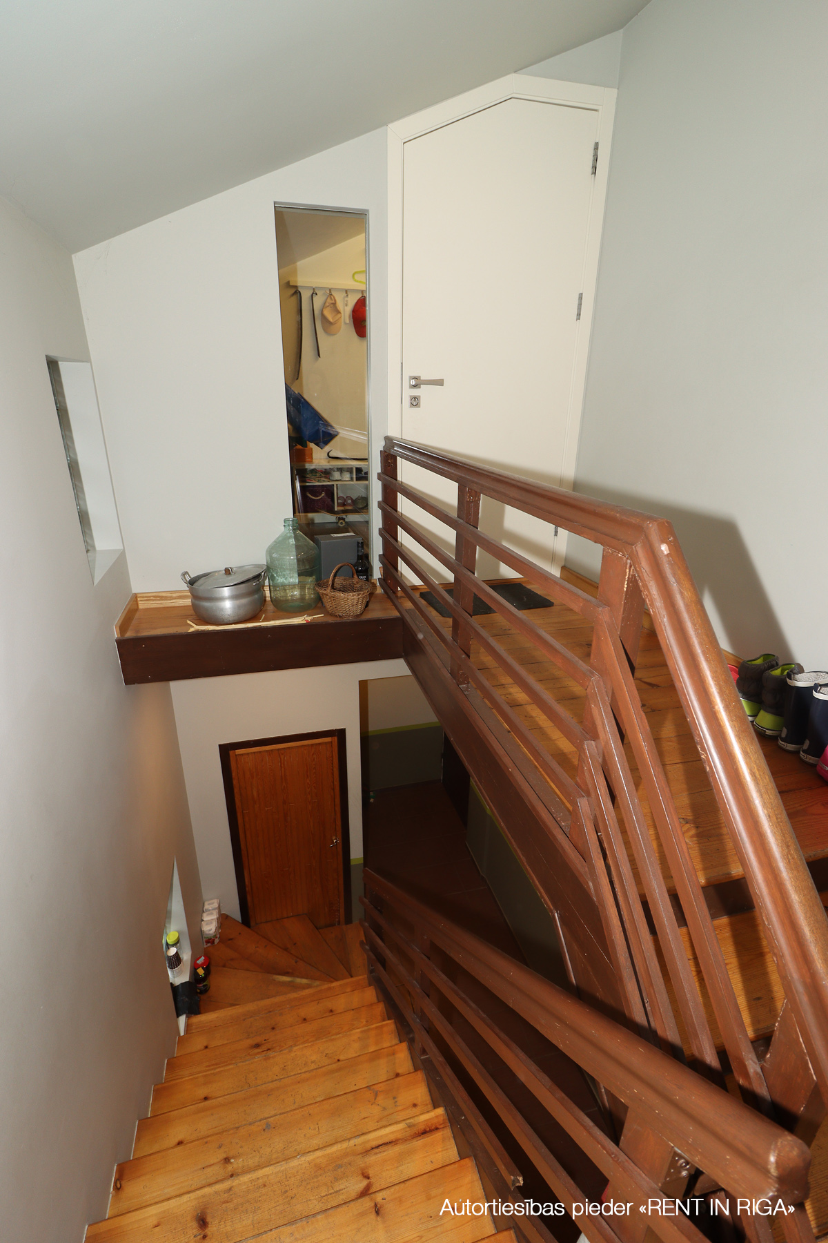 Pārdod māju, Upesgrīvas iela - Attēls 1