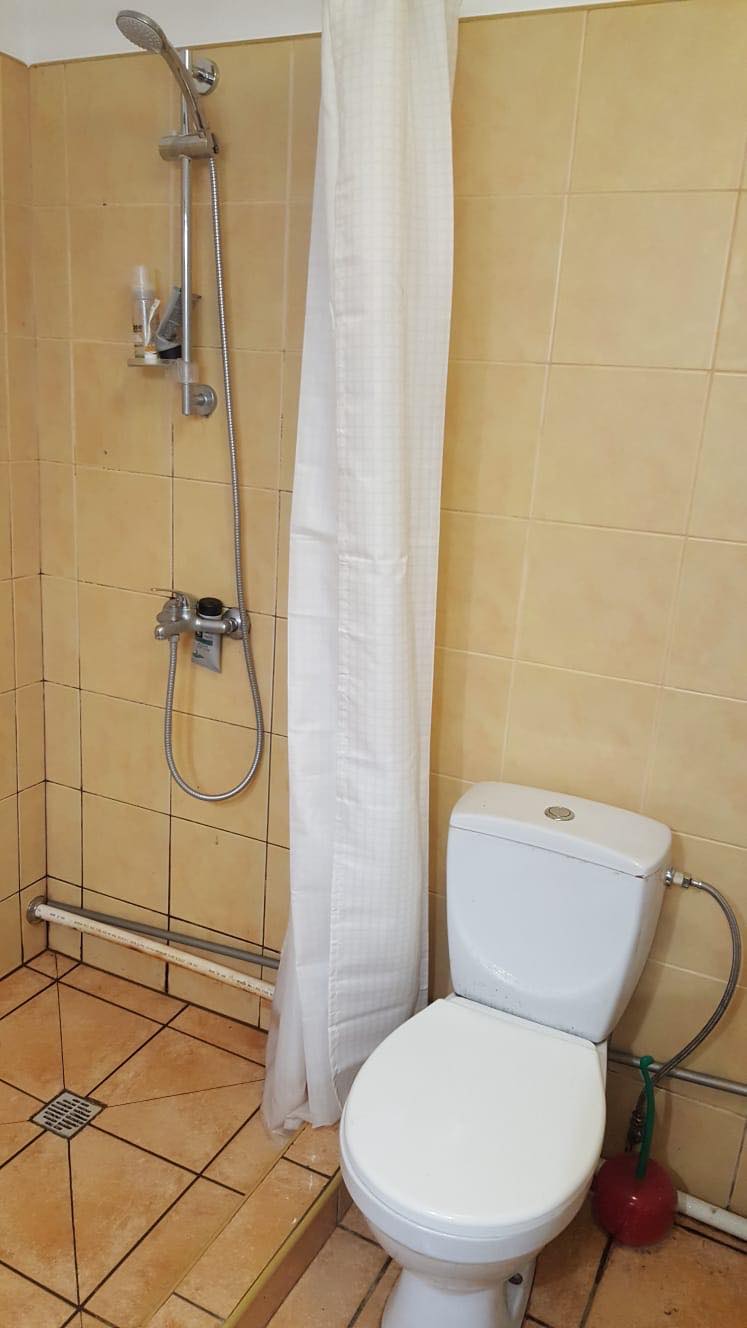 Pārdod māju, Upesgrīvas iela - Attēls 1
