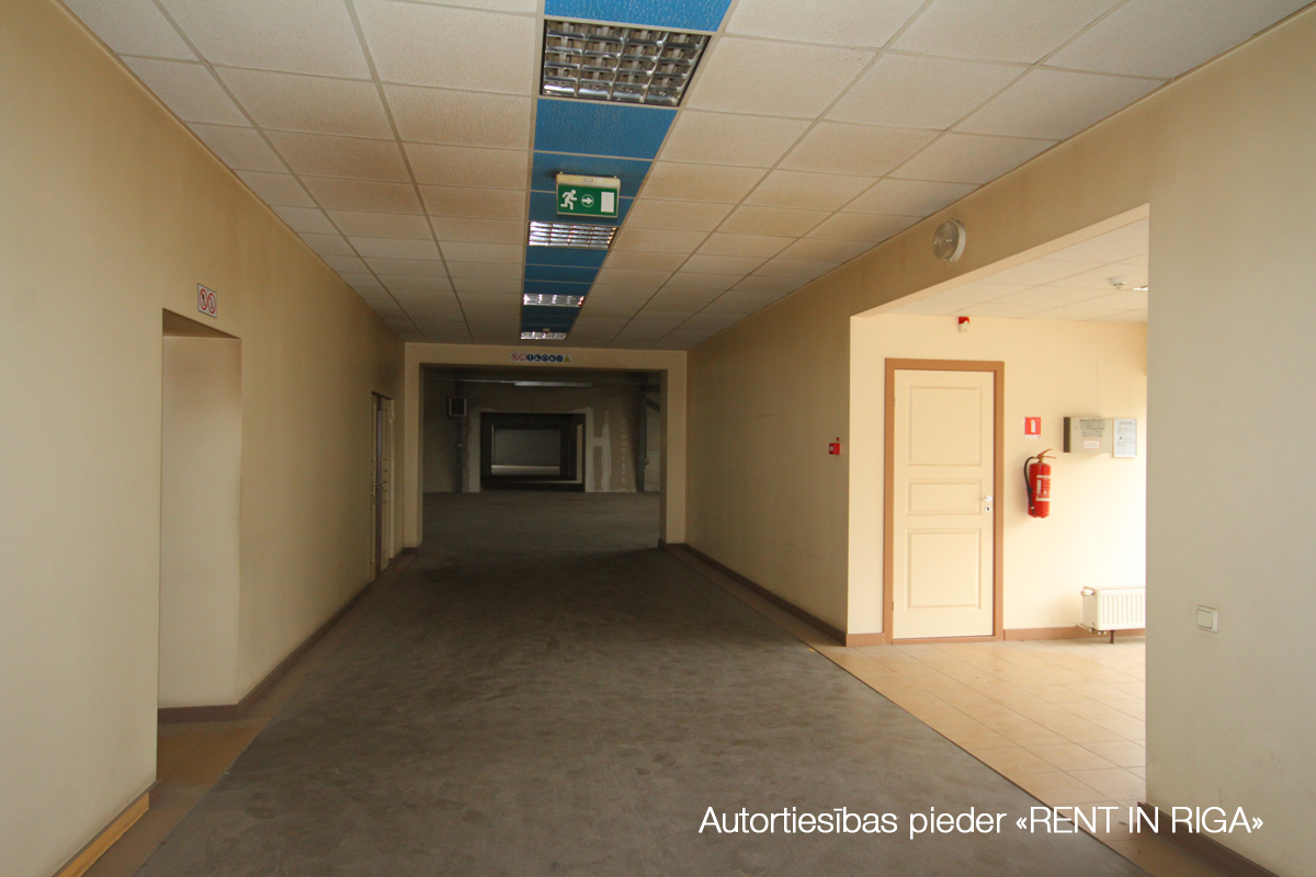 Pārdod noliktavu, Avenes iela - Attēls 1