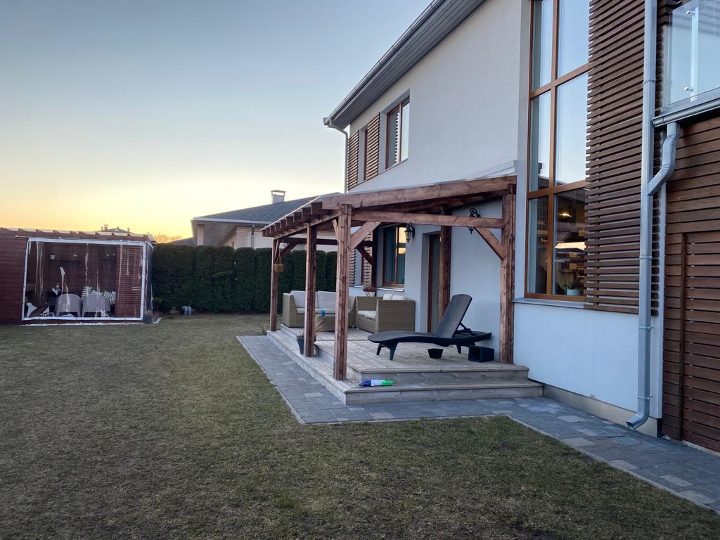 Pārdod māju, Sauleslīču iela - Attēls 1