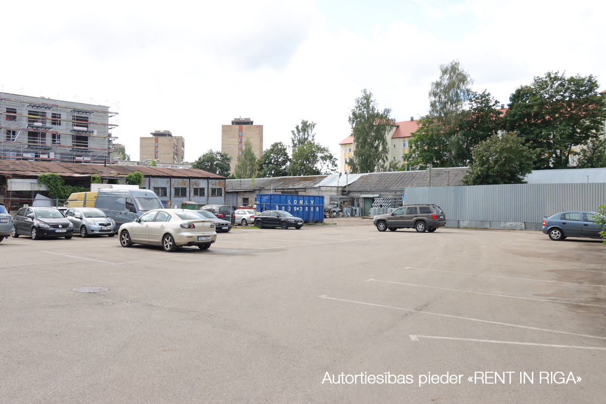 Pārdod zemi, Ķengaraga iela - Attēls 1