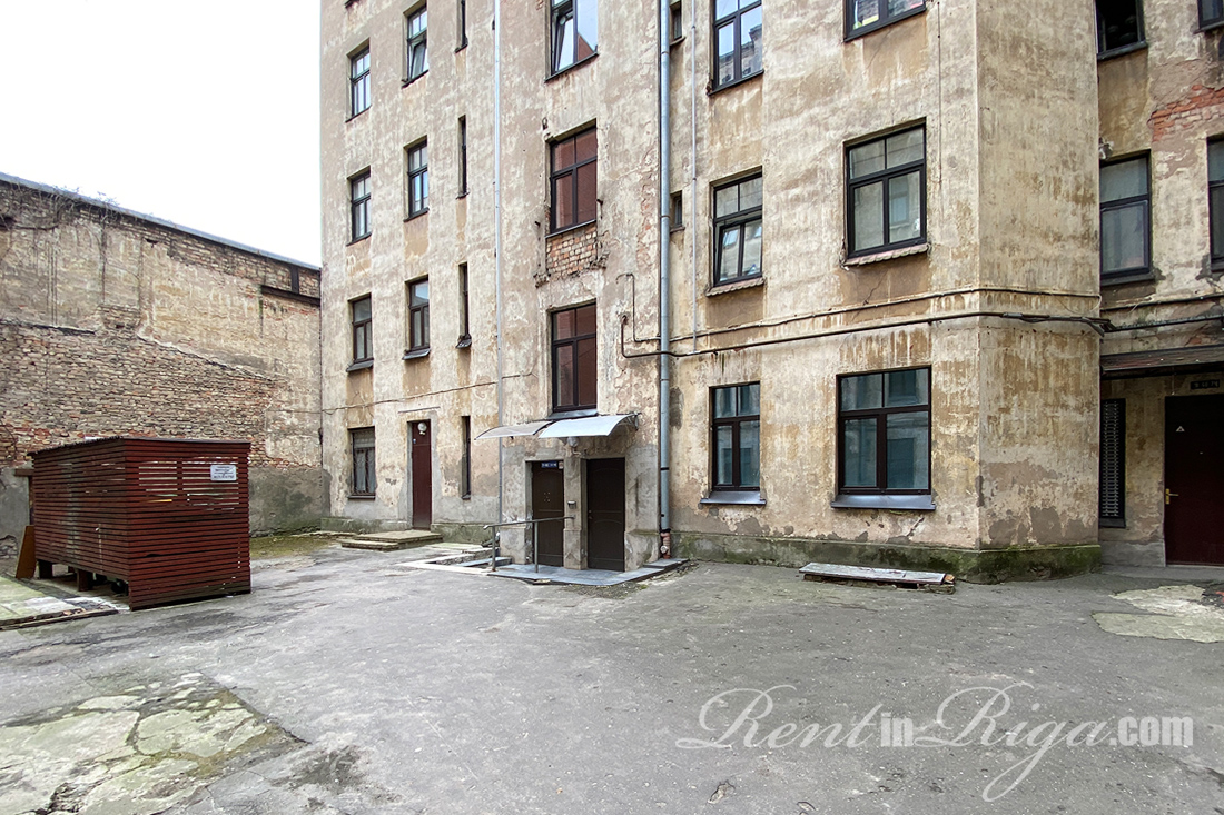 Pārdod dzīvokli, Zvaigžņu iela 24 - Attēls 1