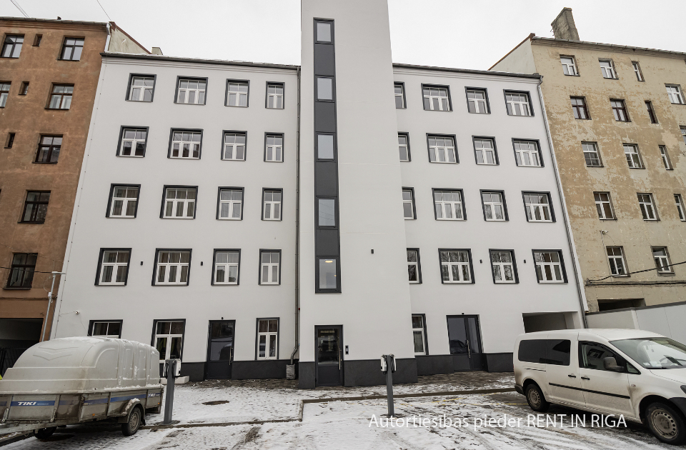 Pārdod dzīvokli, Aleksandra Čaka iela 123 - Attēls 1