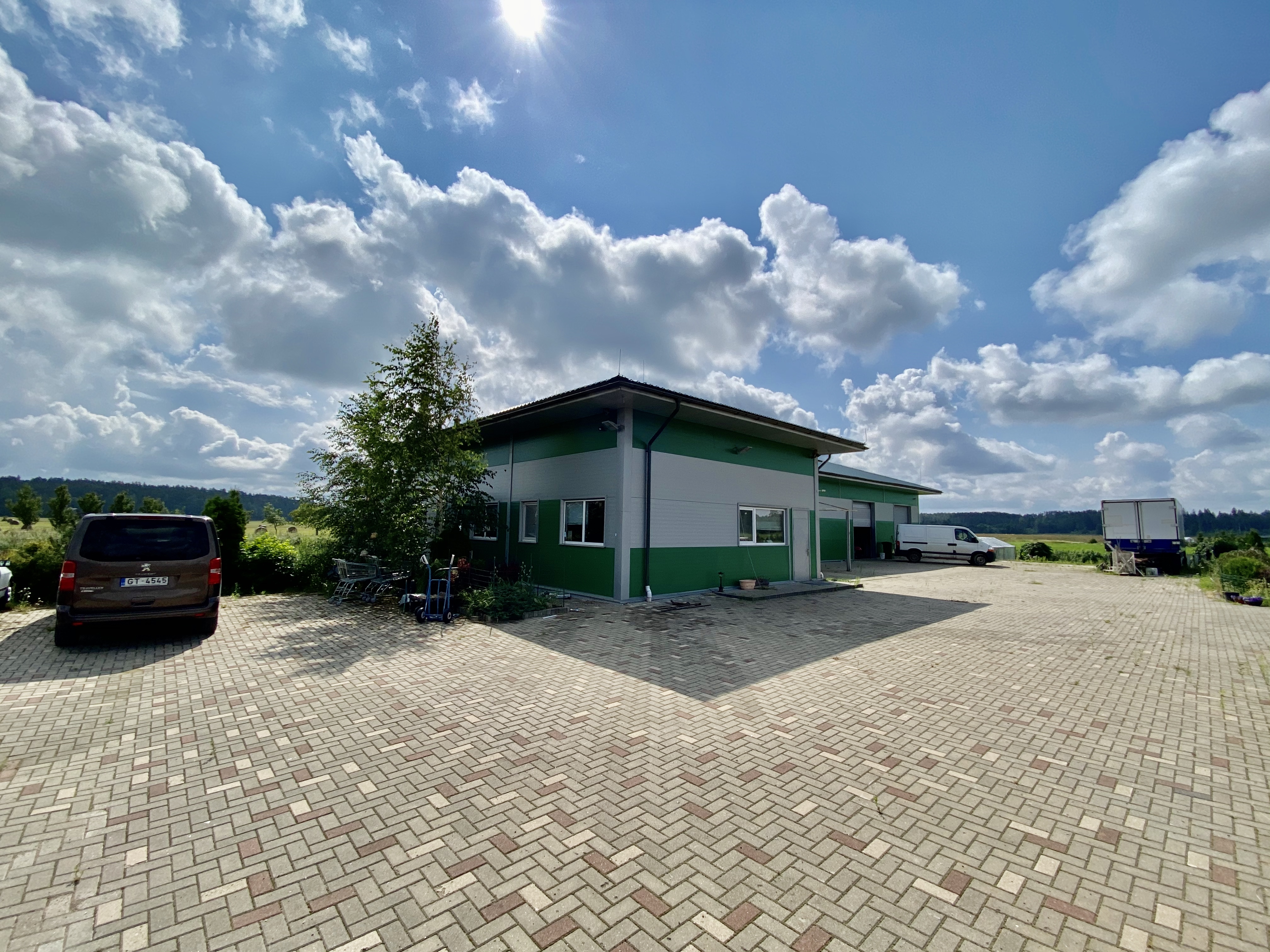 Pārdod noliktavu, Laveru ceļš - Attēls 1