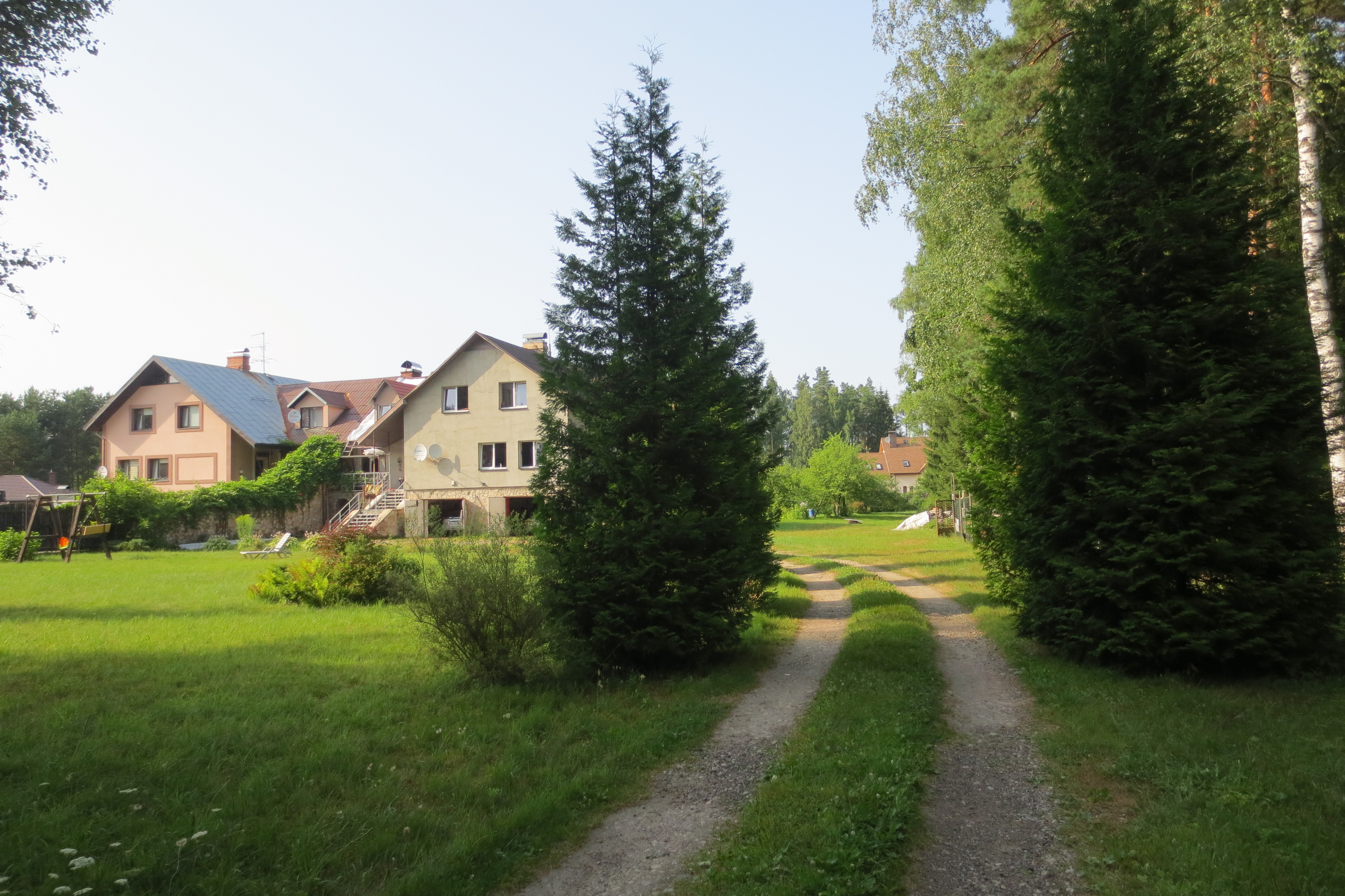 Pārdod māju, Lejasaustrumi iela - Attēls 1