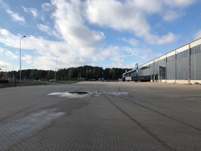 Iznomā noliktavu, Brīvības gatve - Attēls 1