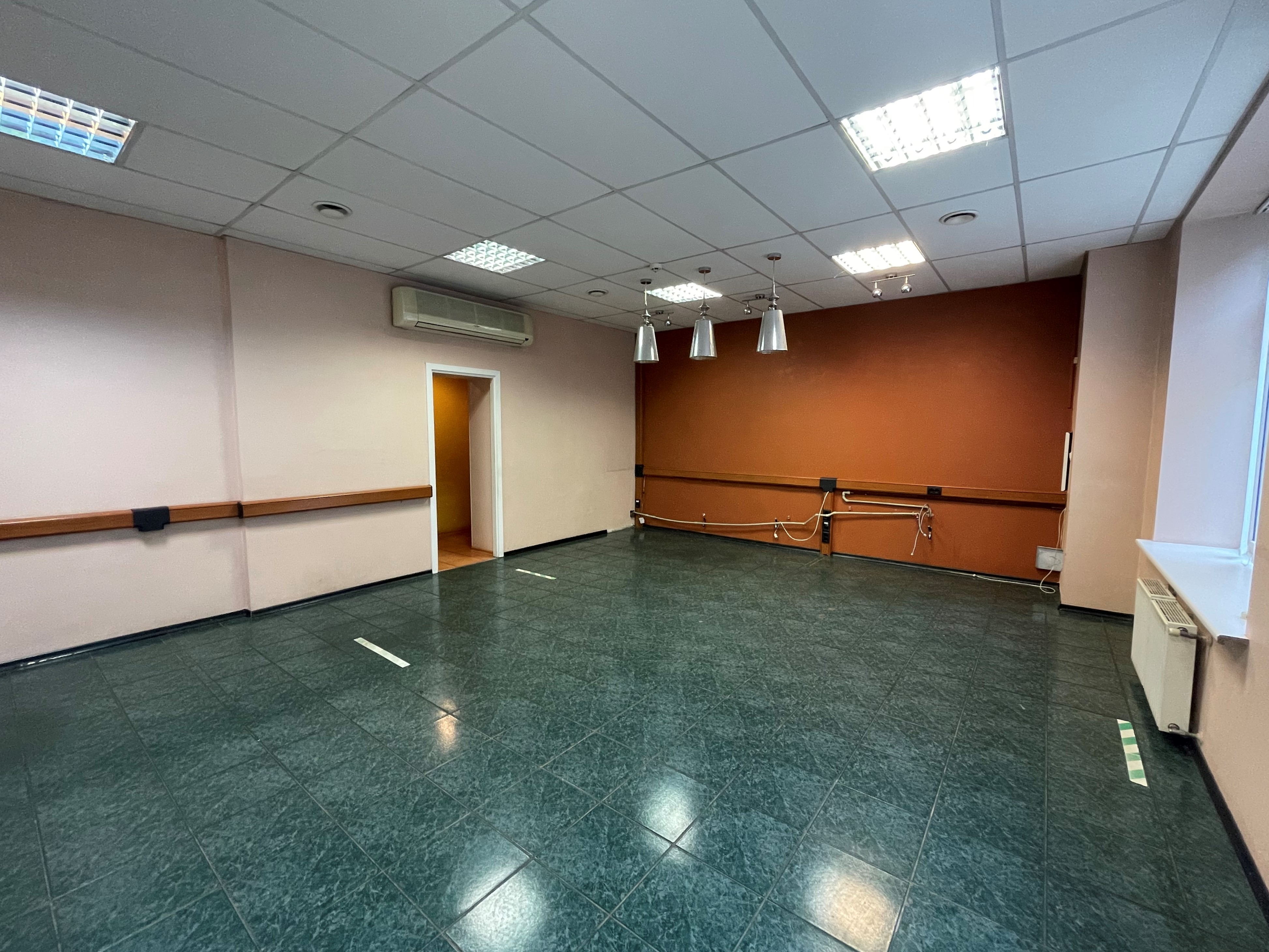Iznomā tirdzniecības telpas, Krišjāņa Barona iela - Attēls 1