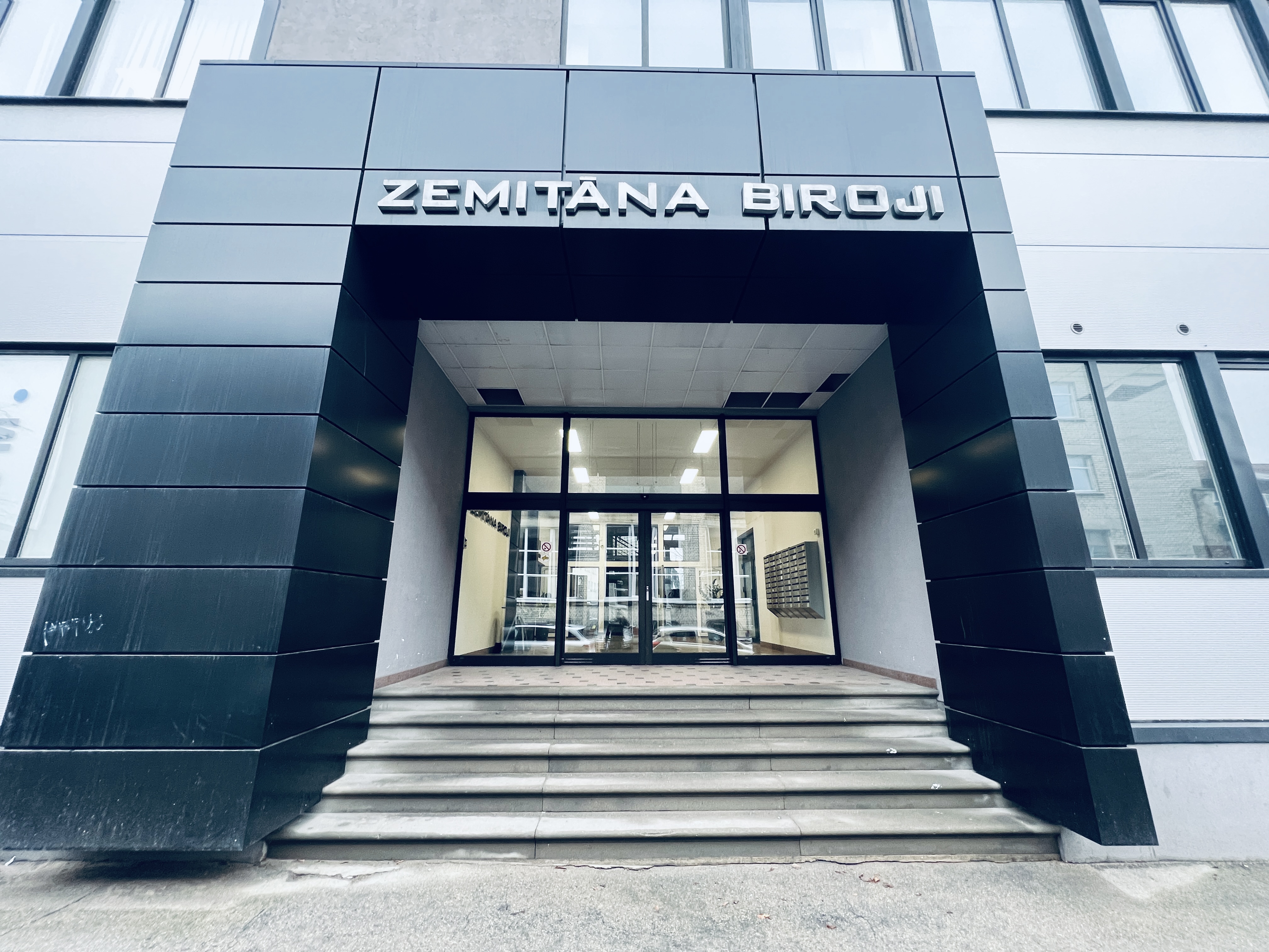 Iznomā tirdzniecības telpas, Zemitāna iela - Attēls 1