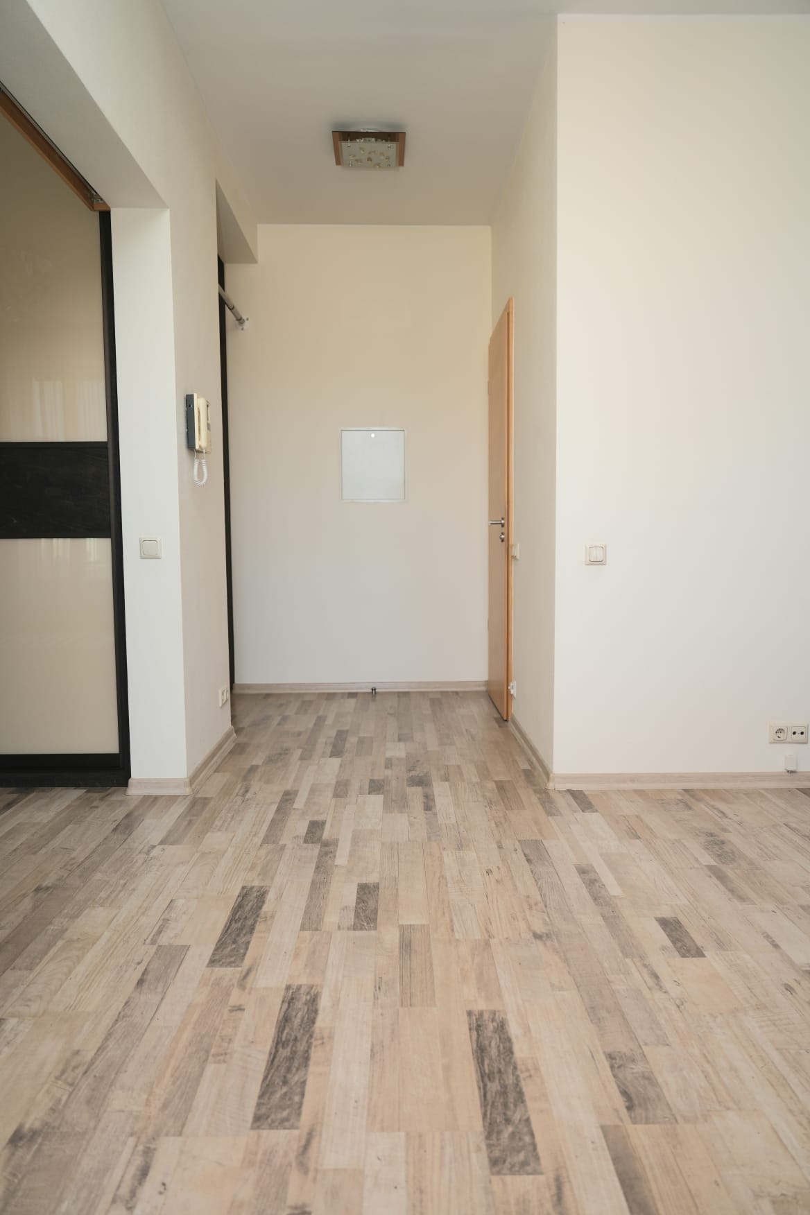 Pārdod dzīvokli, Vienības gatve iela 192 - Attēls 1