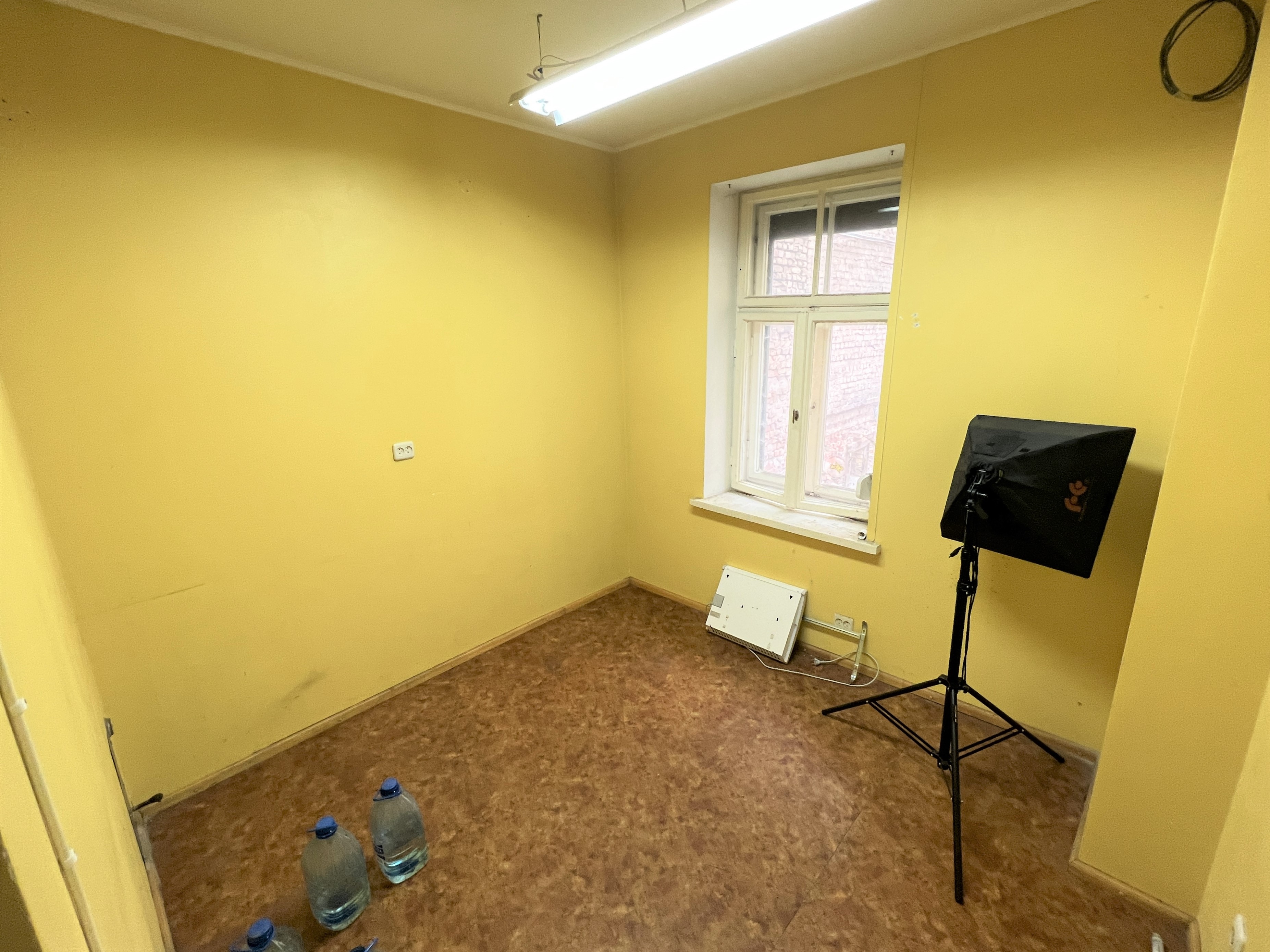 Iznomā noliktavu, Tērbatas iela - Attēls 1