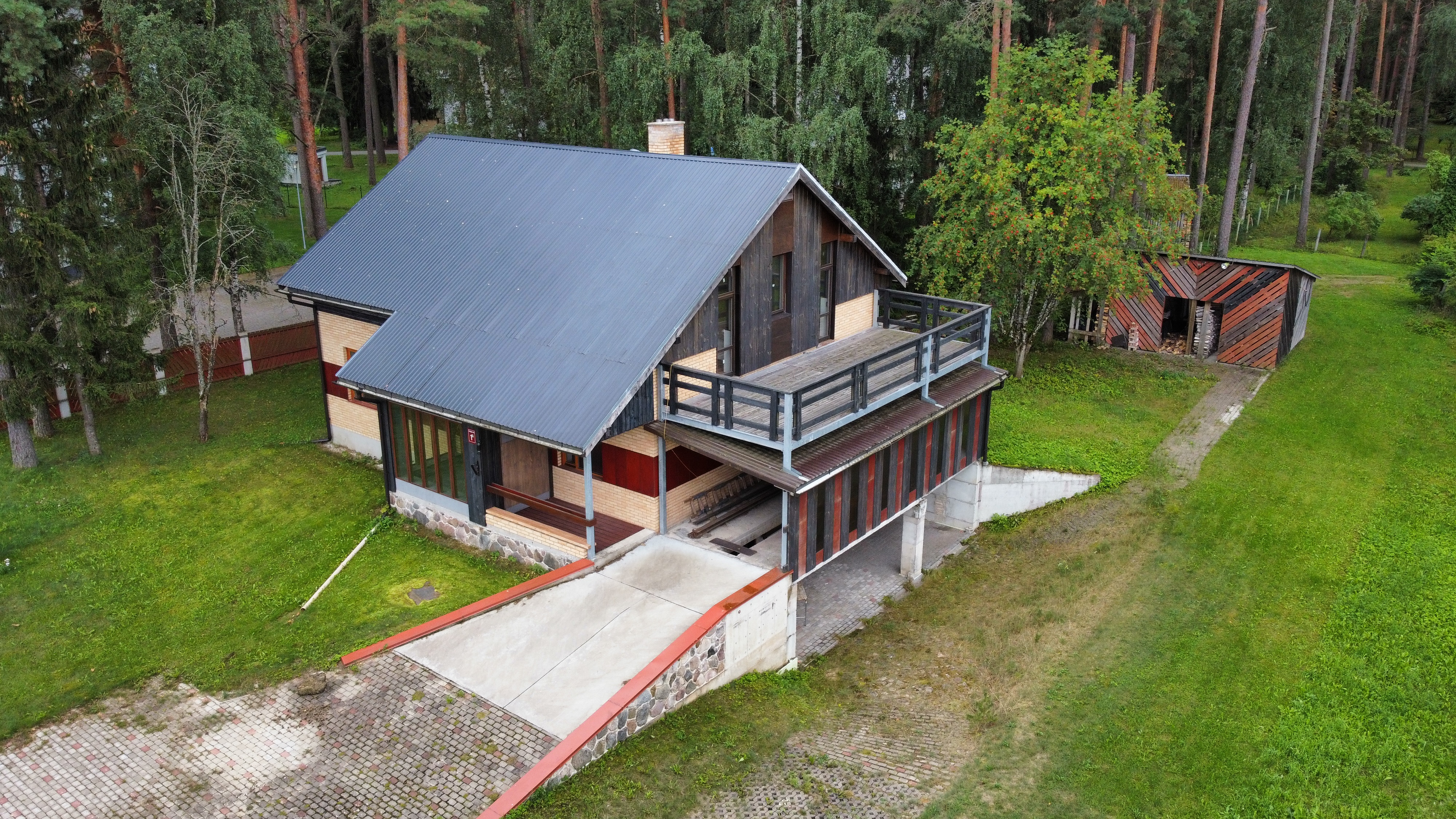 Pārdod māju, Zvaigžņu iela - Attēls 1