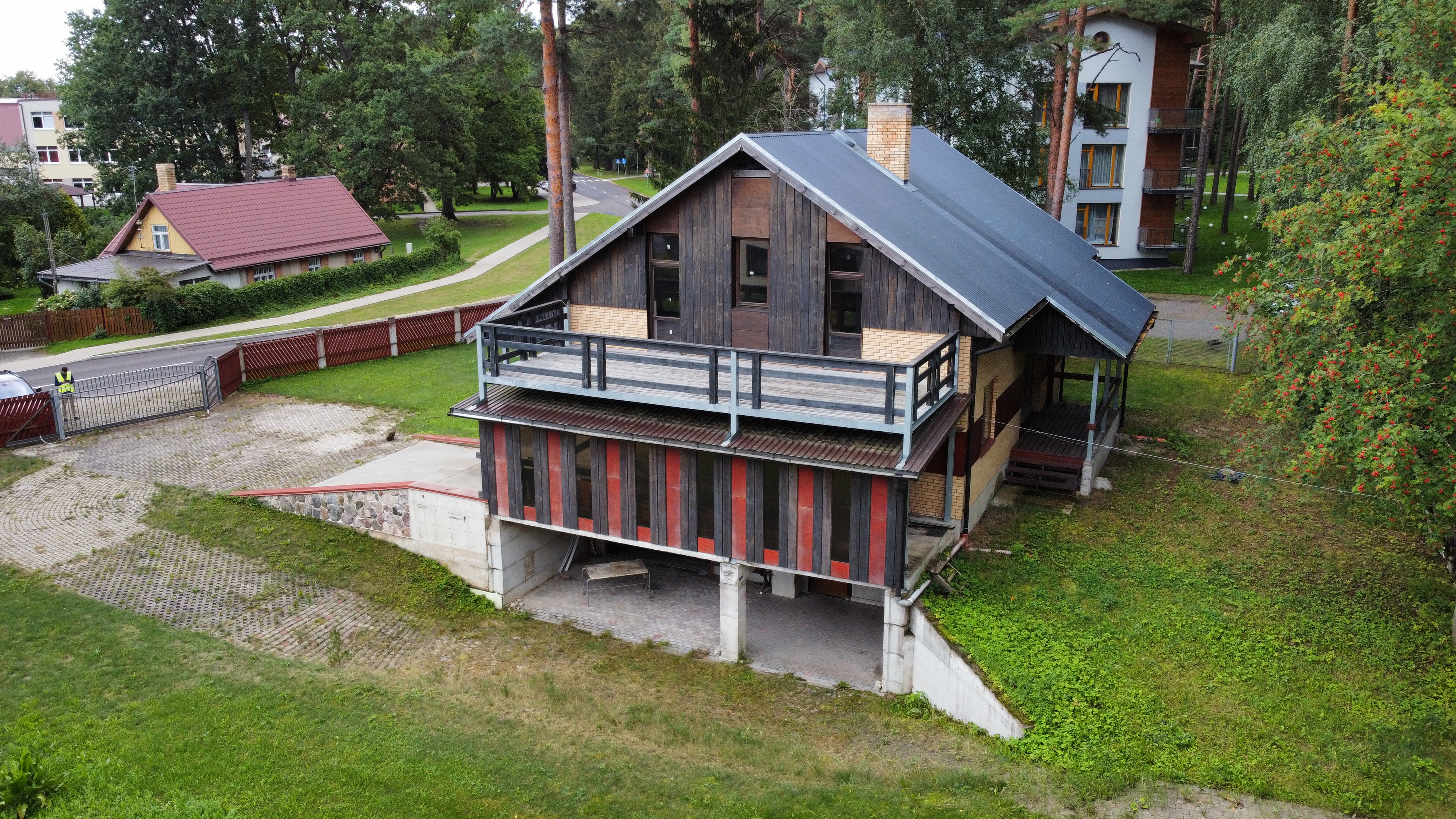 Pārdod māju, Zvaigžņu iela - Attēls 1