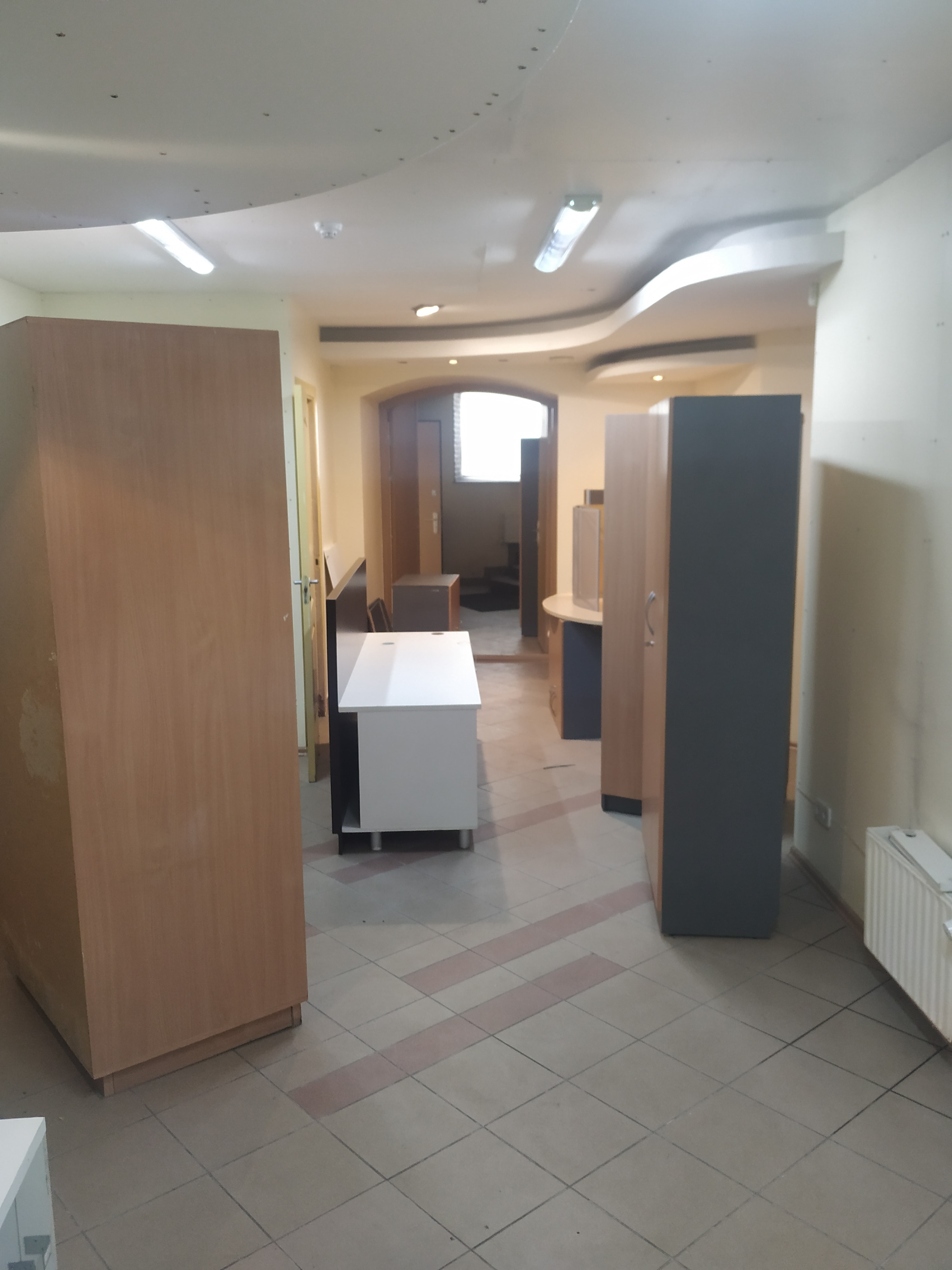 Pārdod tirdzniecības telpas, Tērbatas iela - Attēls 1