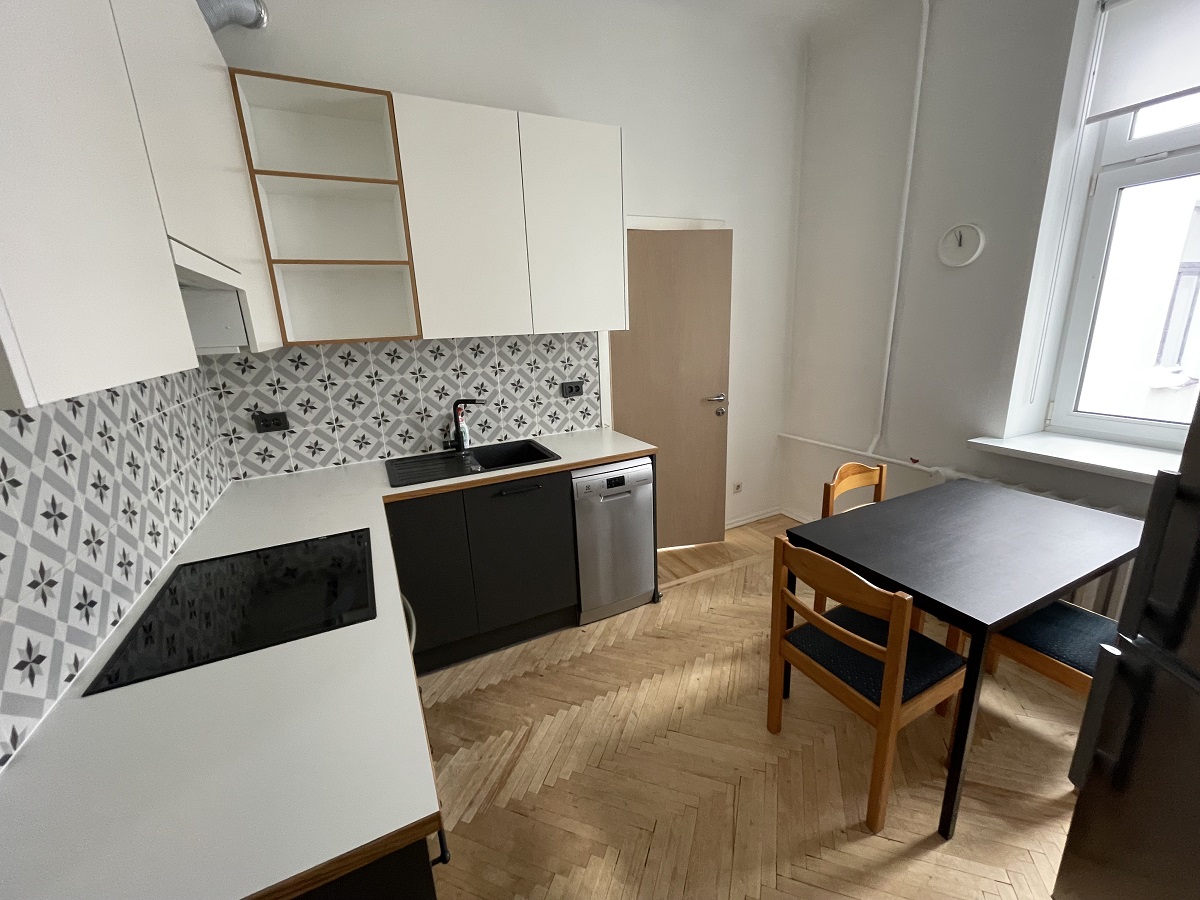 Izīrē dzīvokli, Barona iela 7/9 - Attēls 1