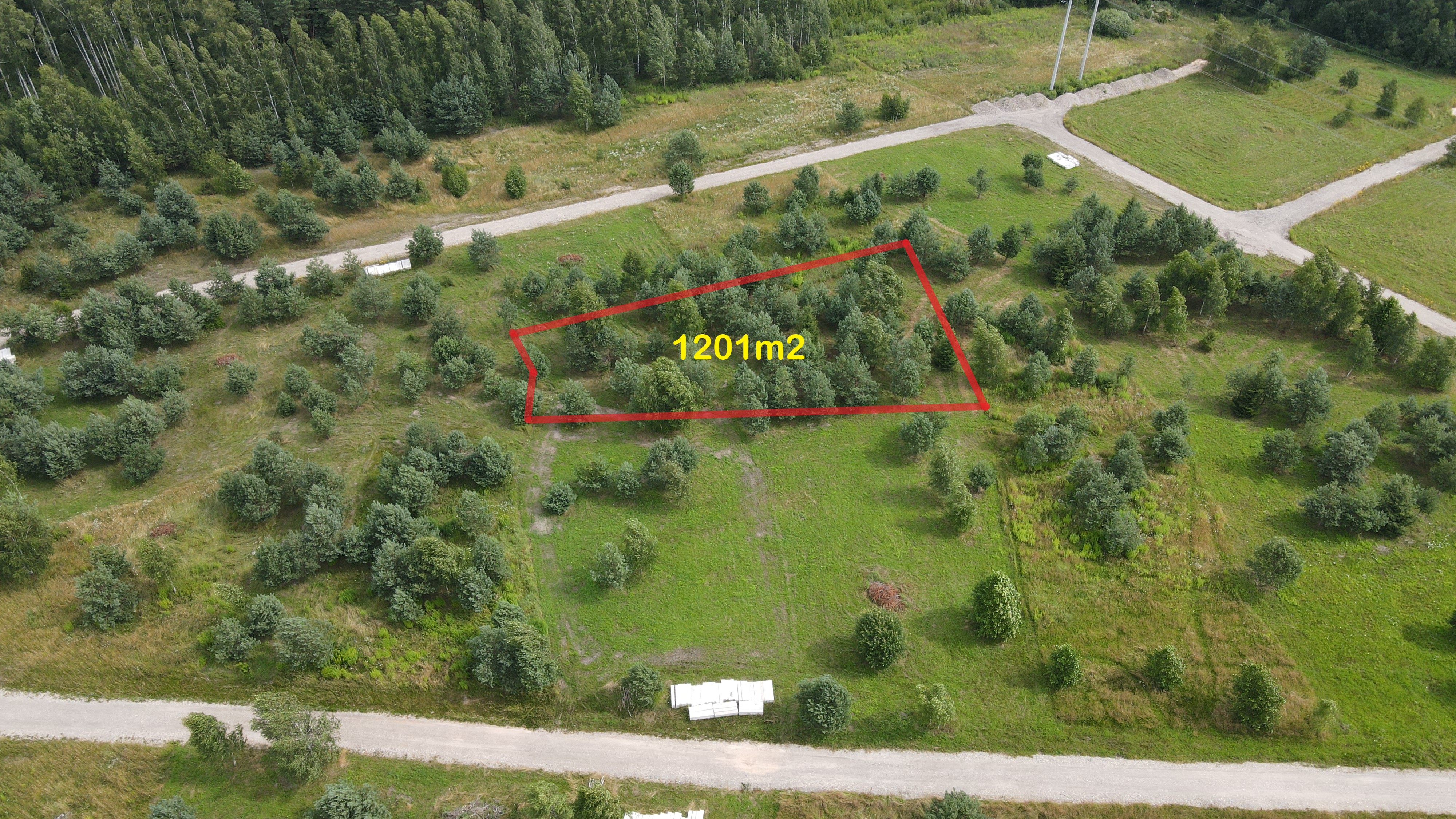 Pārdod zemi, Taureņu iela - Attēls 1