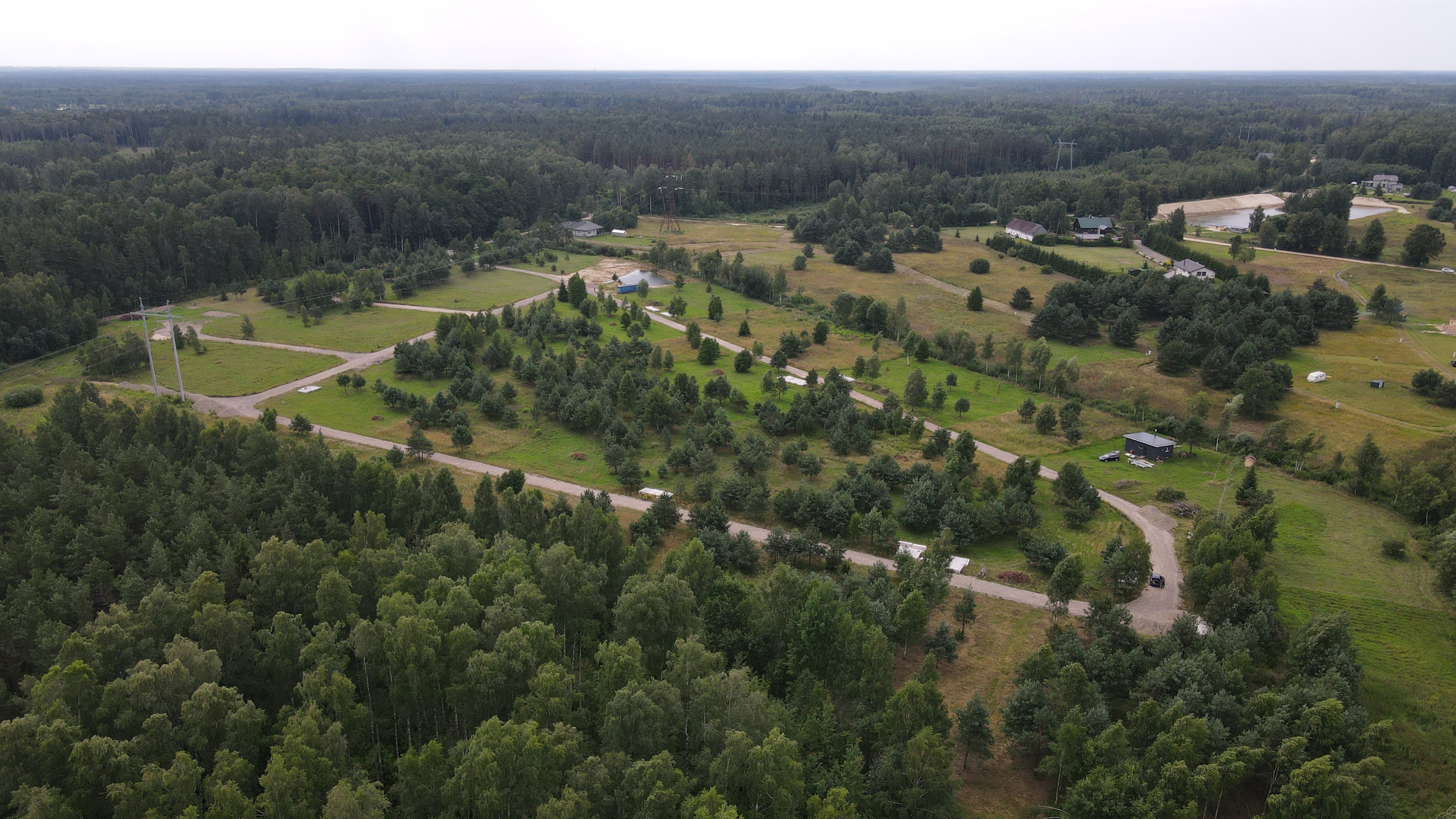 Pārdod zemi, Taureņu iela - Attēls 1
