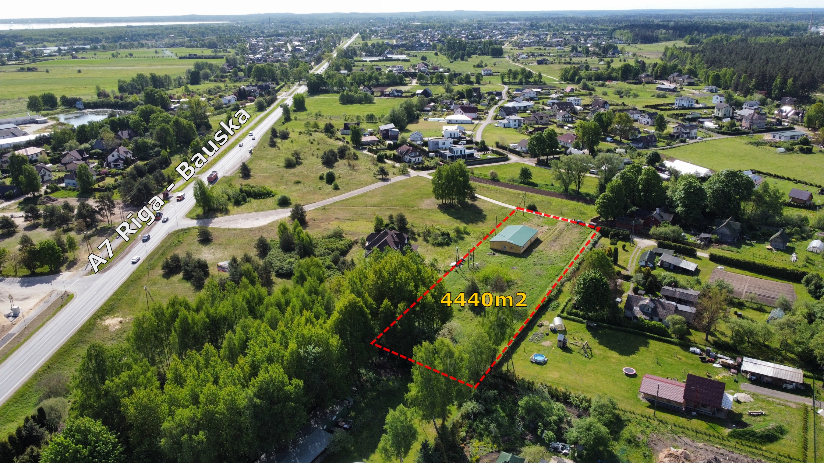 Pārdod noliktavu, Čiekuriņi - Attēls 1