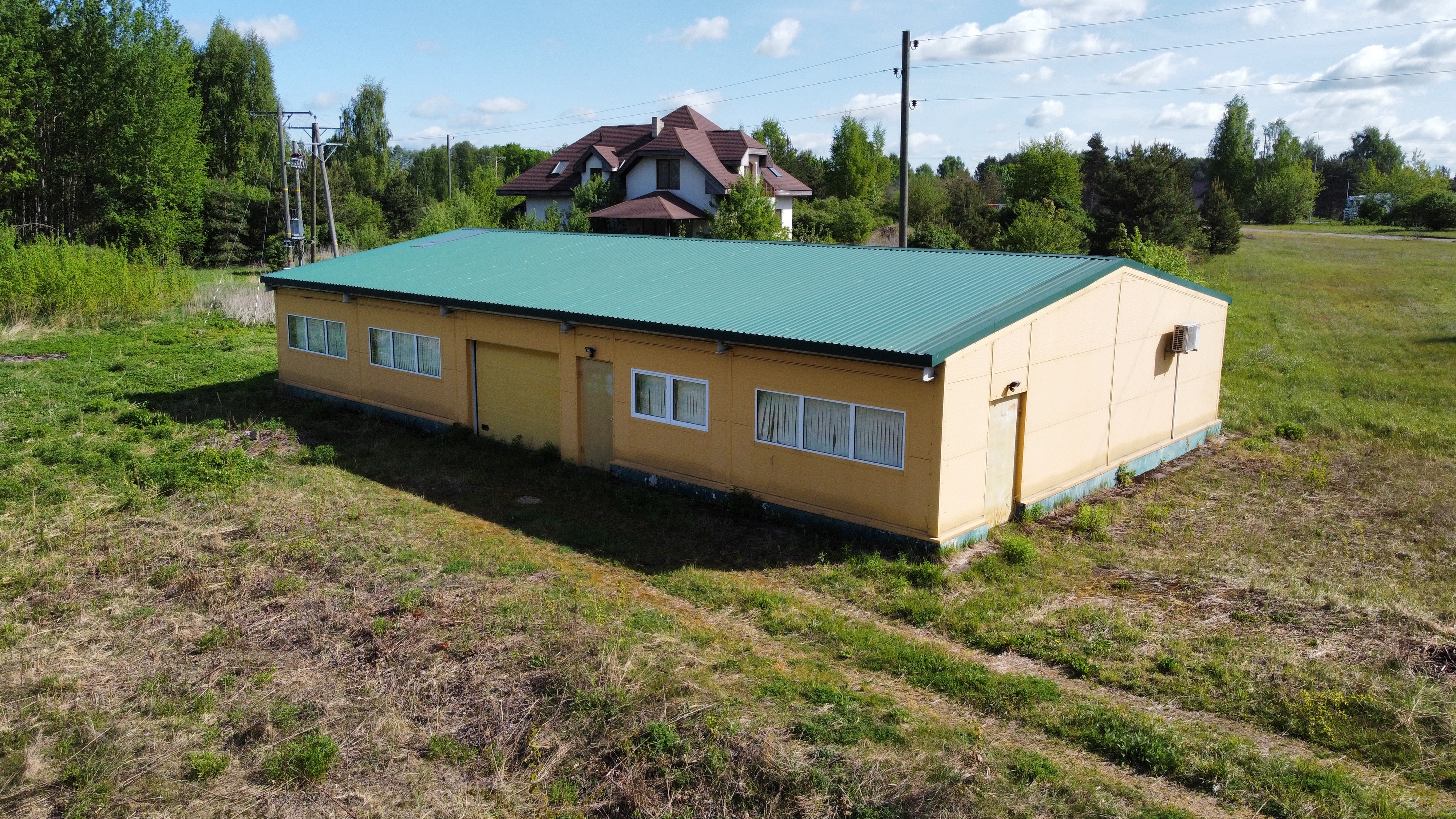 Pārdod noliktavu, Čiekuriņi - Attēls 1