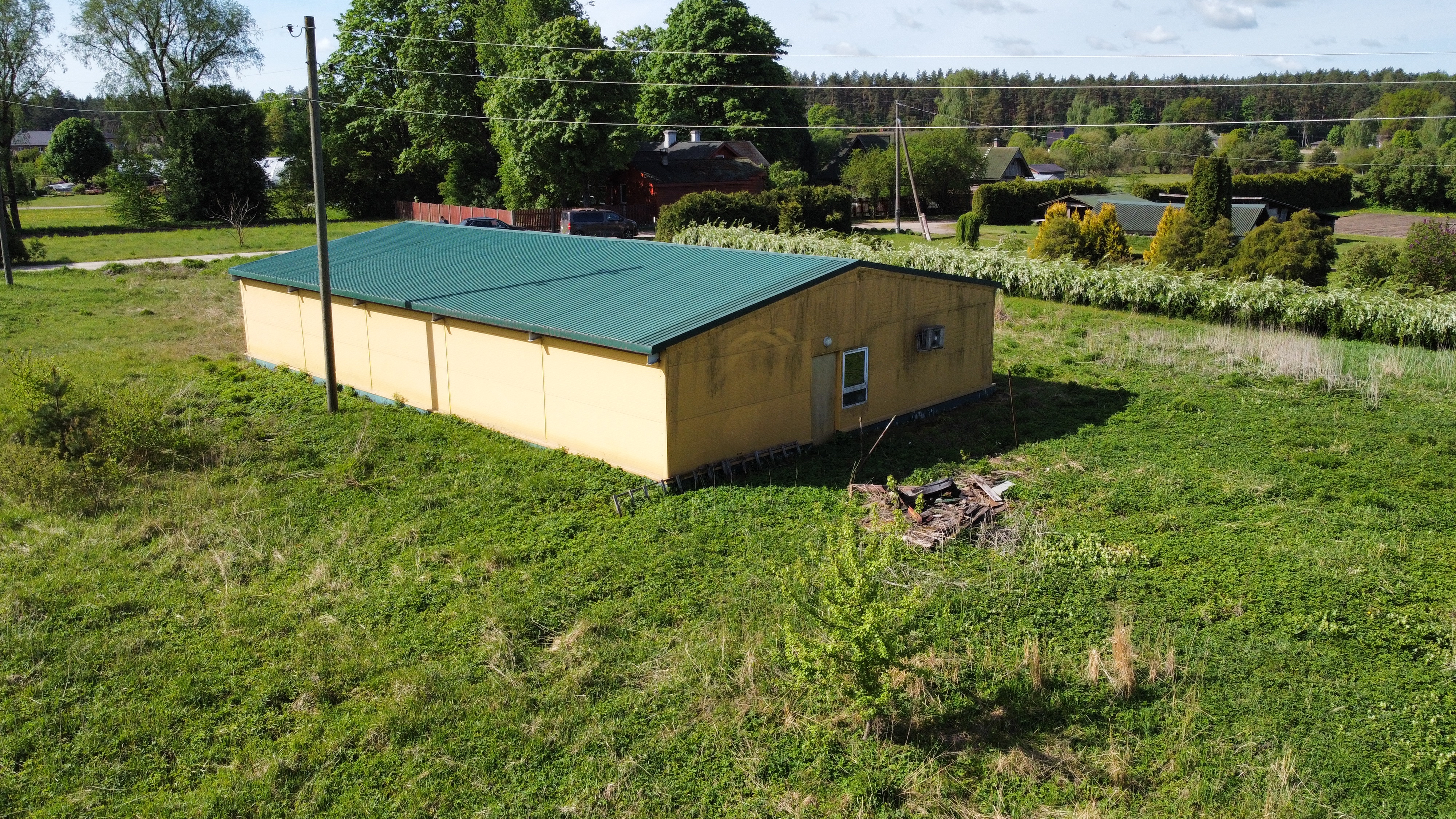Pārdod noliktavu, Čiekuriņi - Attēls 1