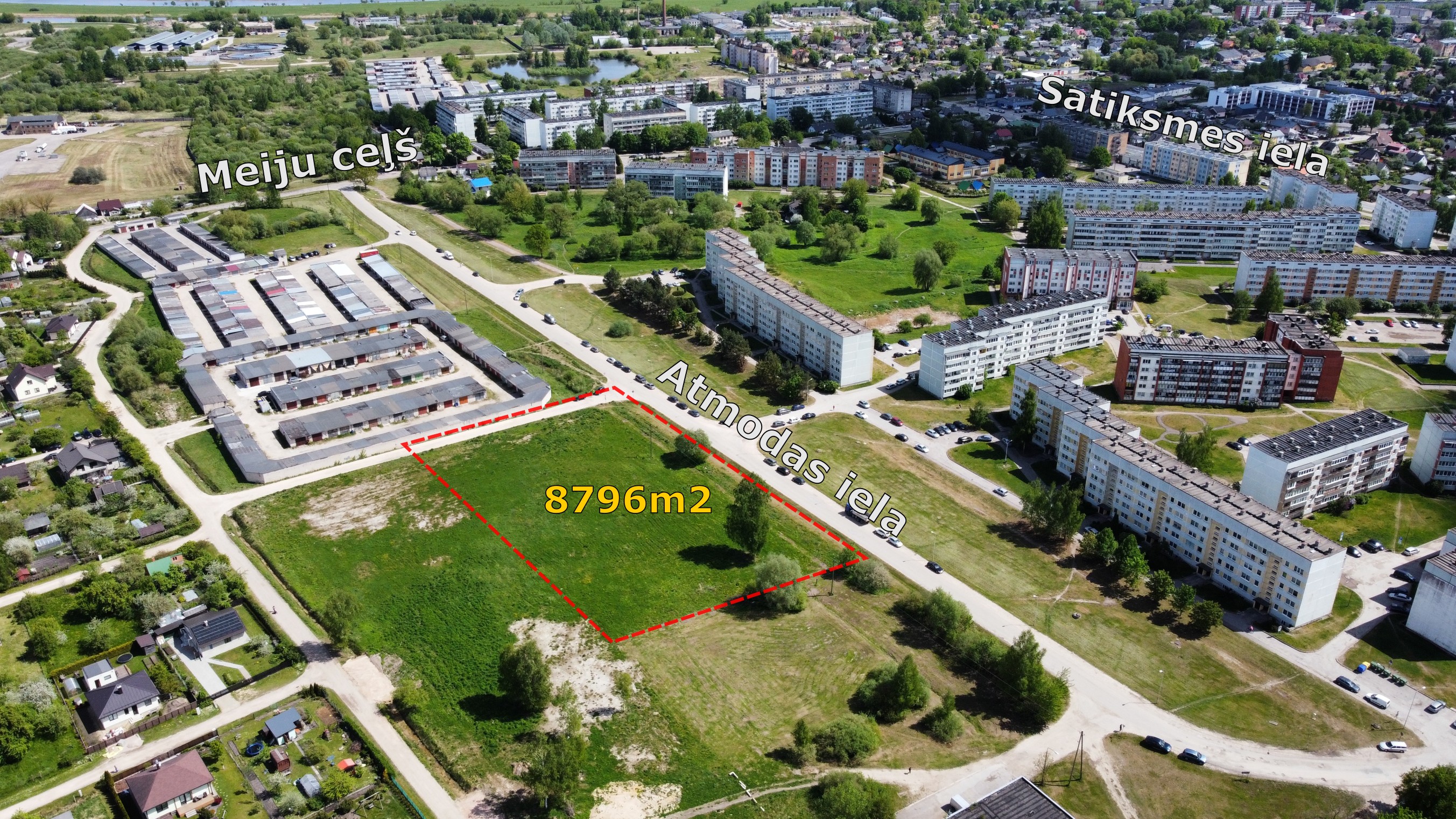 Pārdod zemi, Atmodas iela - Attēls 1