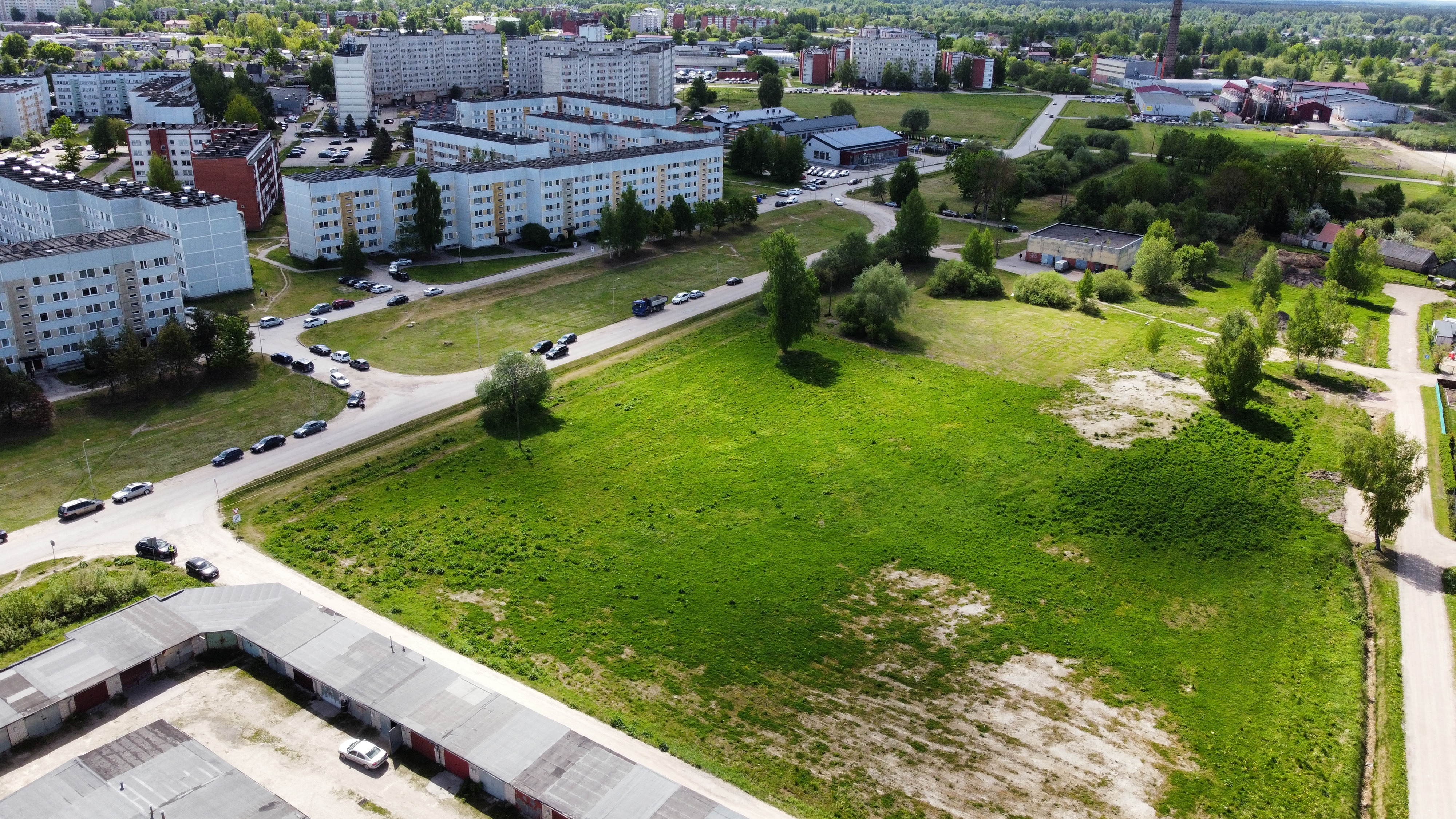 Pārdod zemi, Atmodas iela - Attēls 1