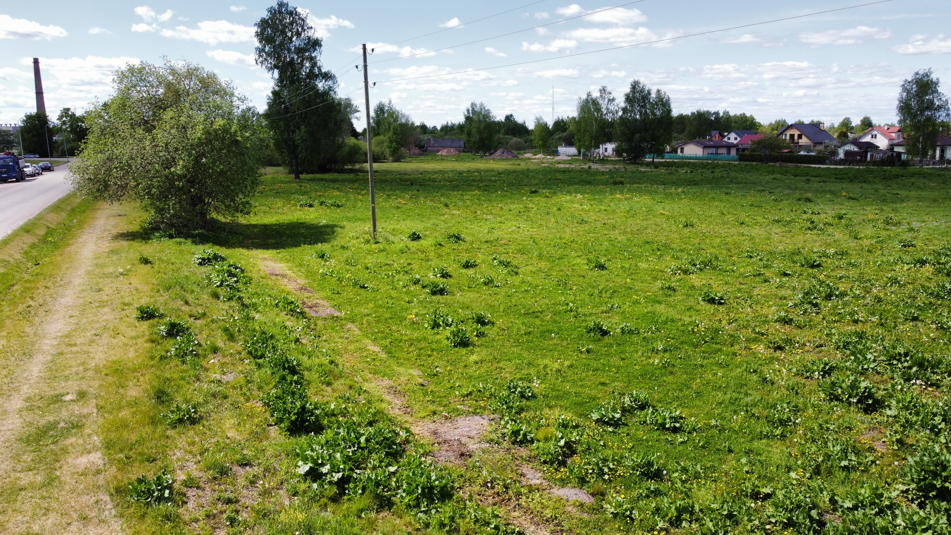 Pārdod zemi, Atmodas iela - Attēls 1