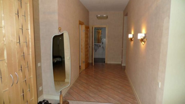 Pārdod dzīvokli, Vidus iela 11 - Attēls 1