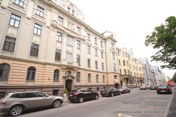 Pārdod dzīvokli, Rūpniecības iela 1 - Attēls 1