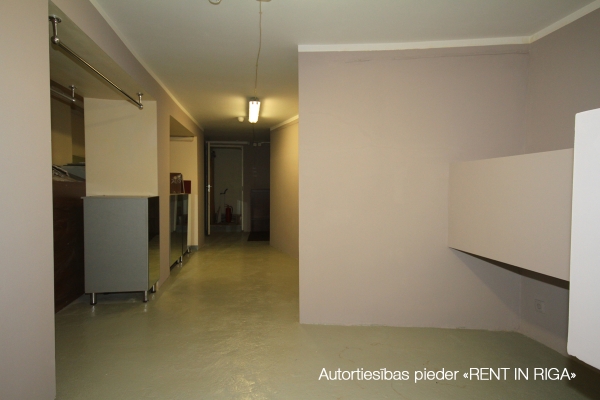 Pārdod tirdzniecības telpas, Pērses iela - Attēls 1