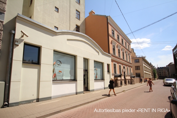 Pārdod tirdzniecības telpas, Pērses iela - Attēls 1