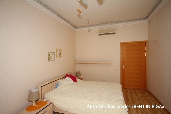Pārdod dzīvokli, Gogoļa iela 8/10 - Attēls 1