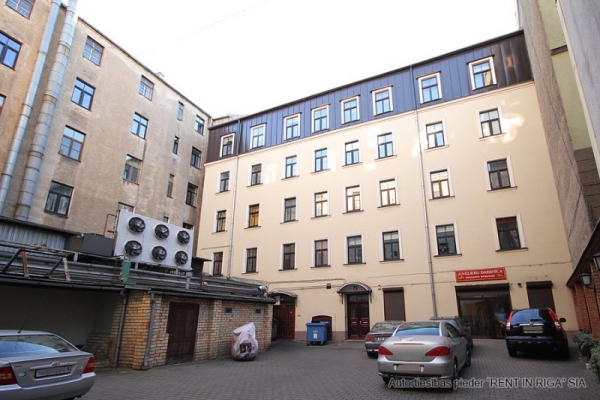 Pārdod dzīvokli, Dzirnavu iela 72 - Attēls 1